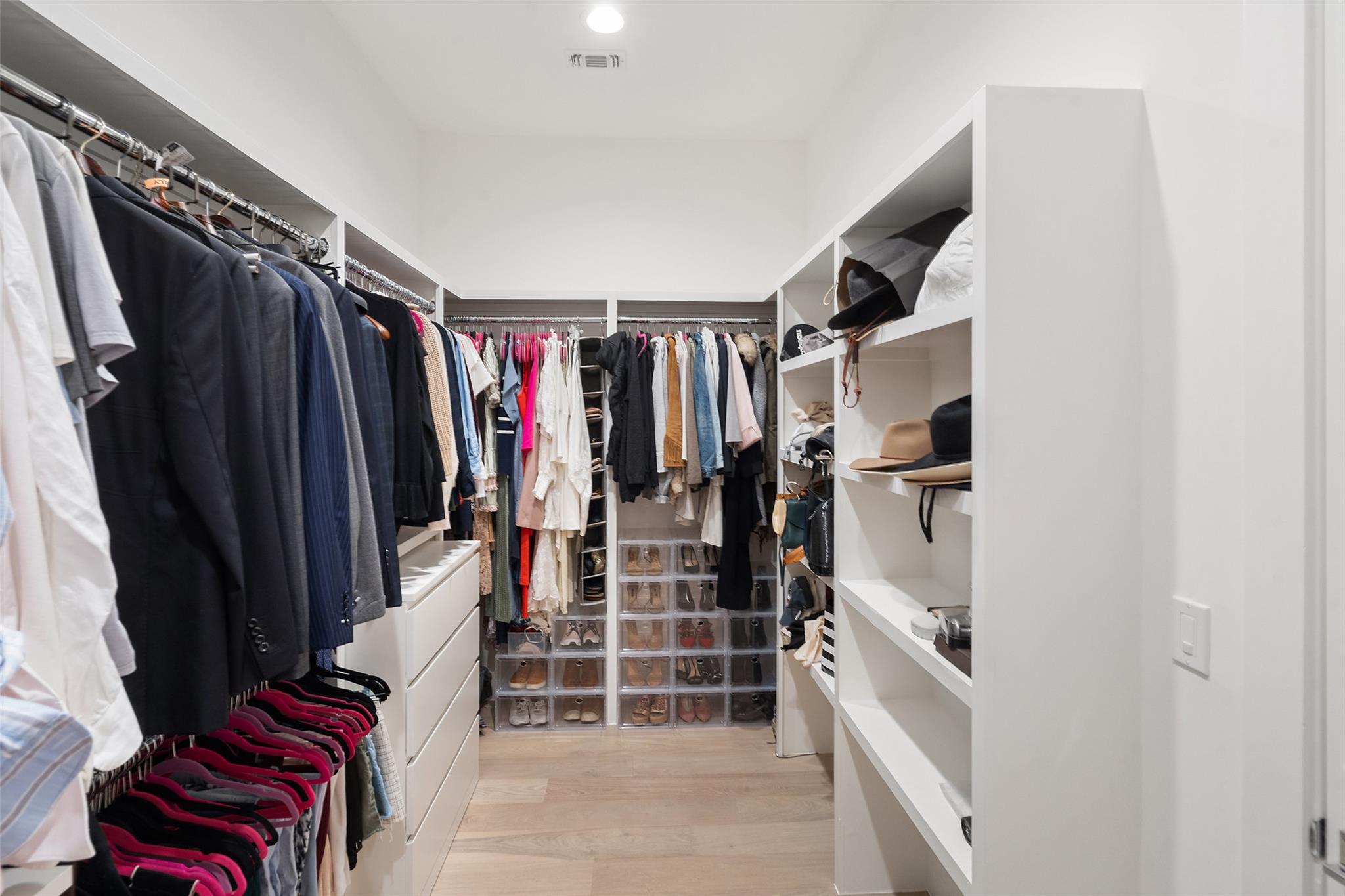 Image 17 of 36 For 1101 Emerald Forest Cv