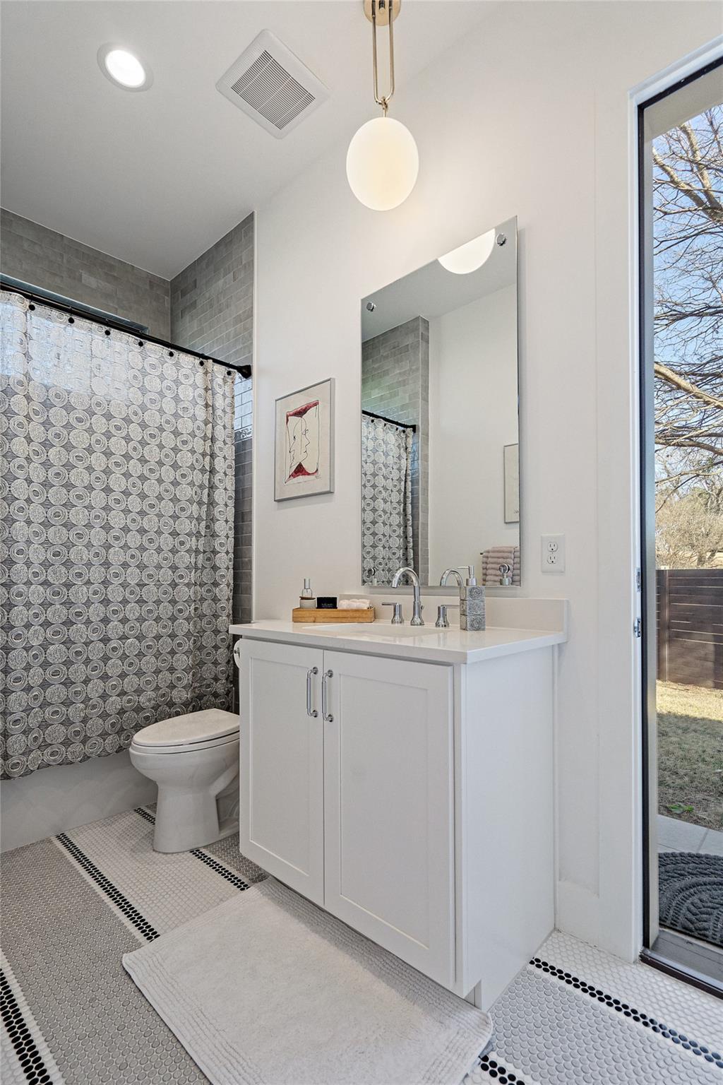 Image 19 of 36 For 1101 Emerald Forest Cv