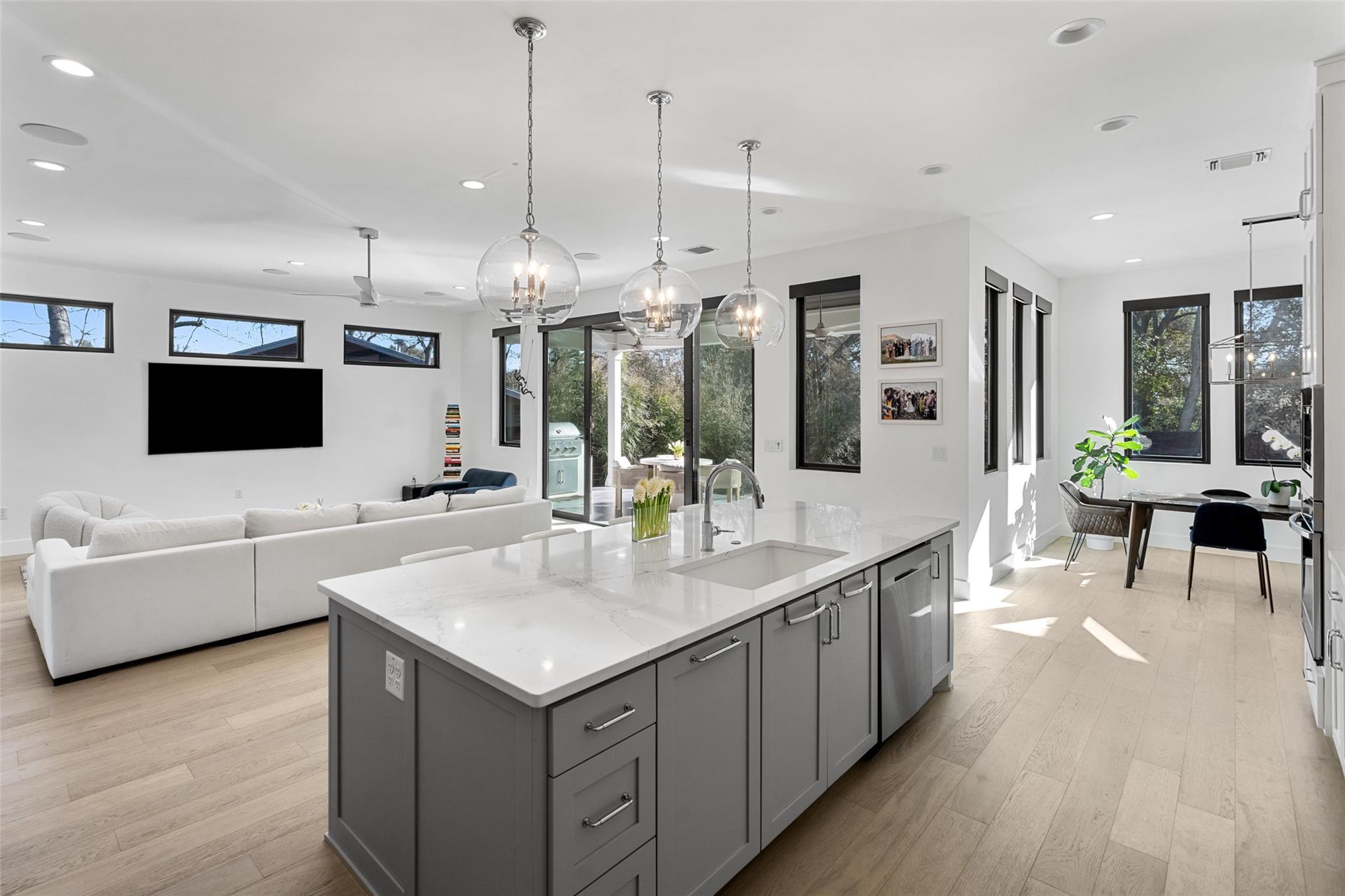 Image 7 of 36 For 1101 Emerald Forest Cv