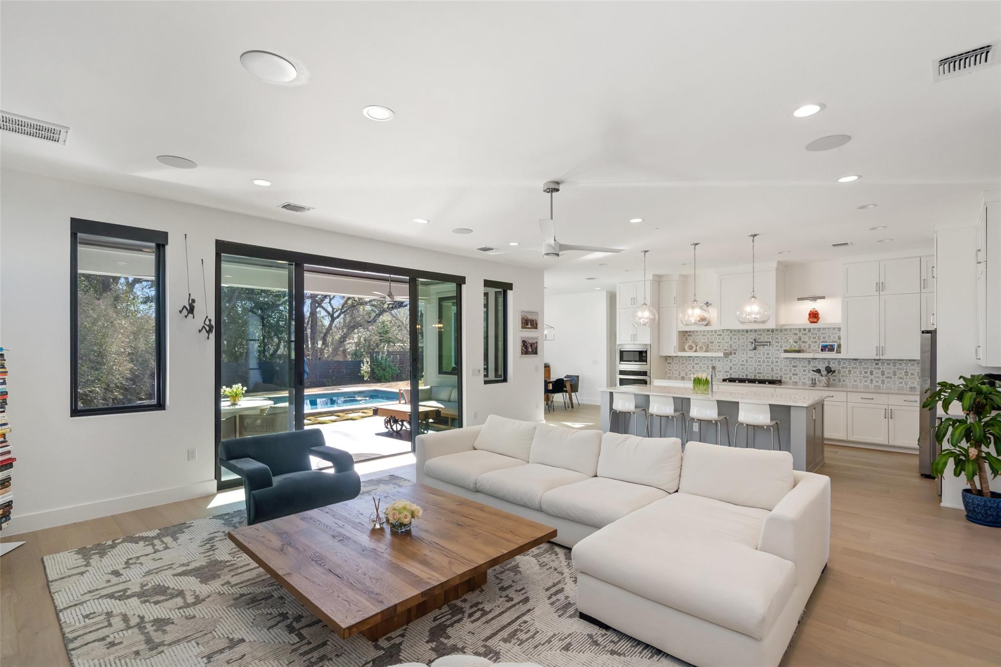 Image 8 of 36 For 1101 Emerald Forest Cv