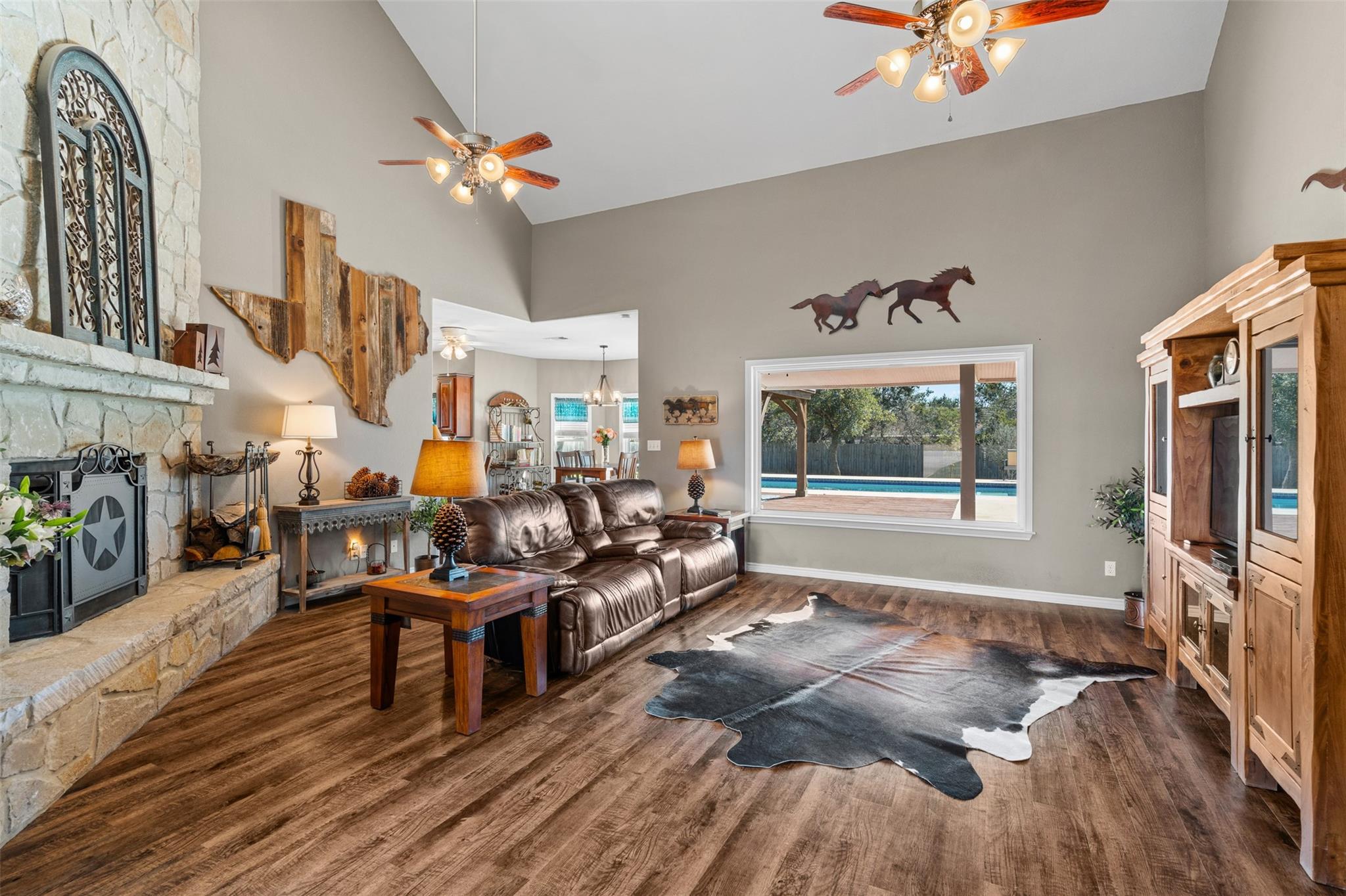 Image 10 of 35 For 1536 Kings Ranch Rd