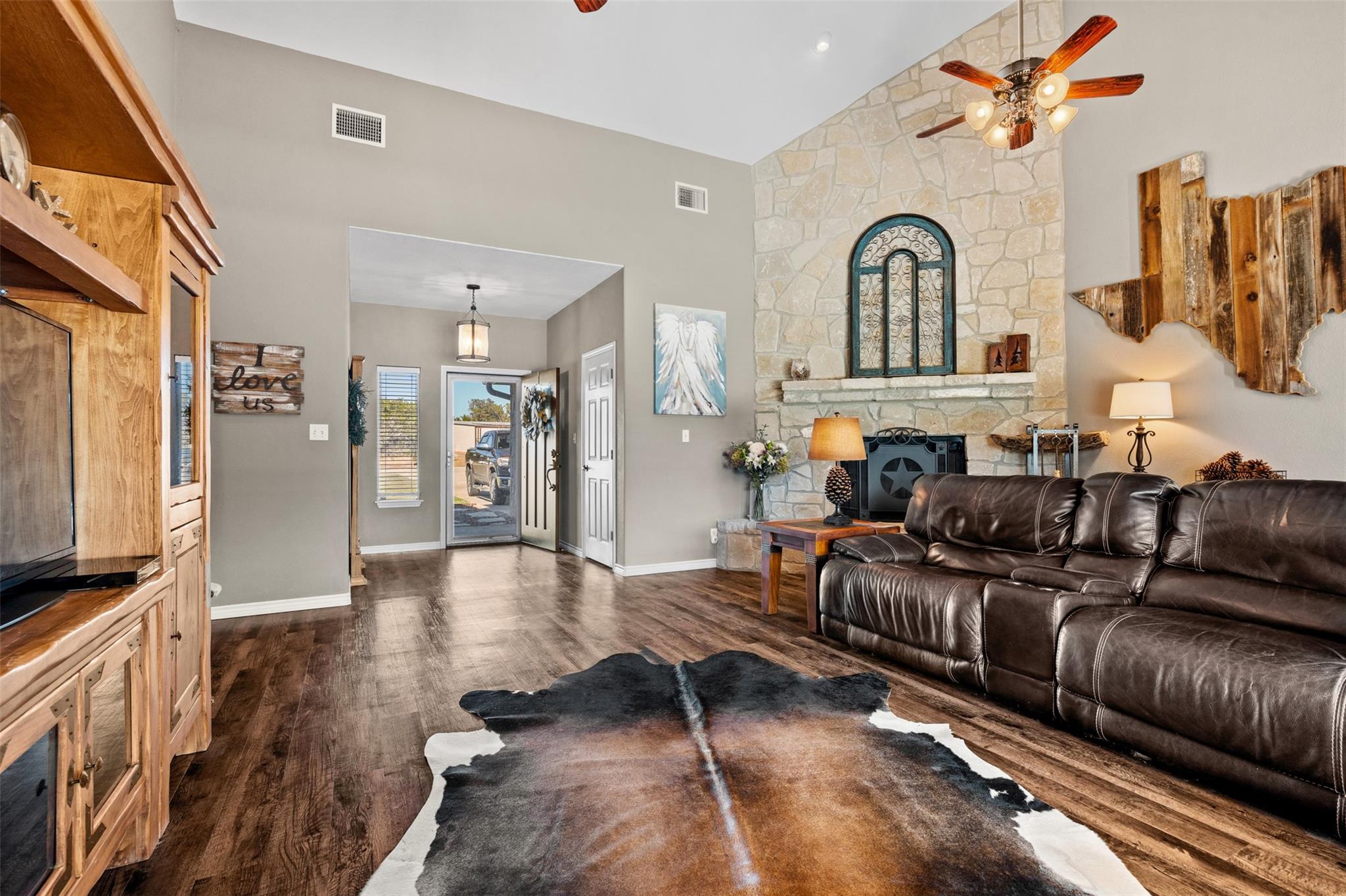 Image 8 of 35 For 1536 Kings Ranch Rd