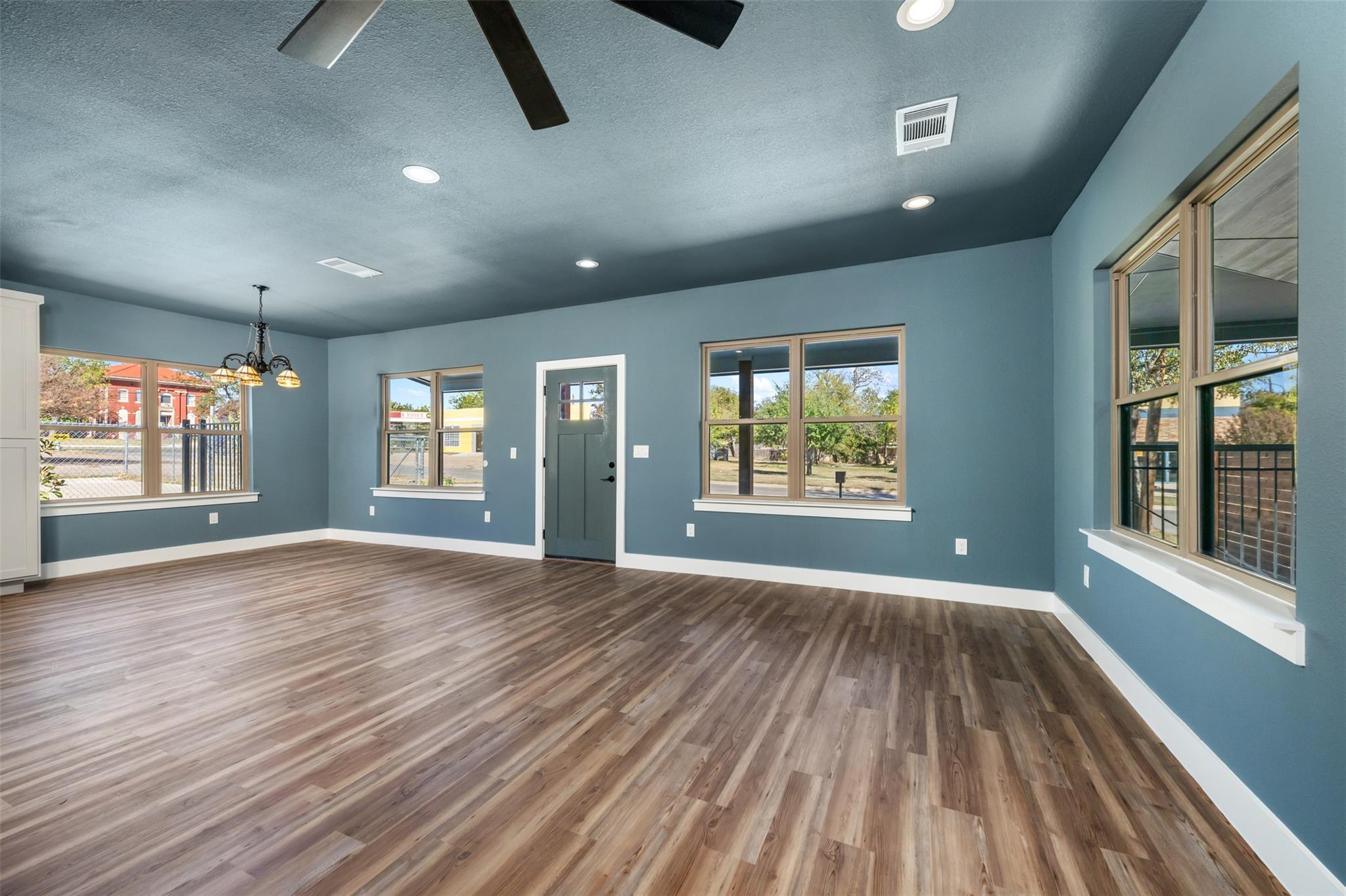 Image 14 of 34 For 1205 Avenue G