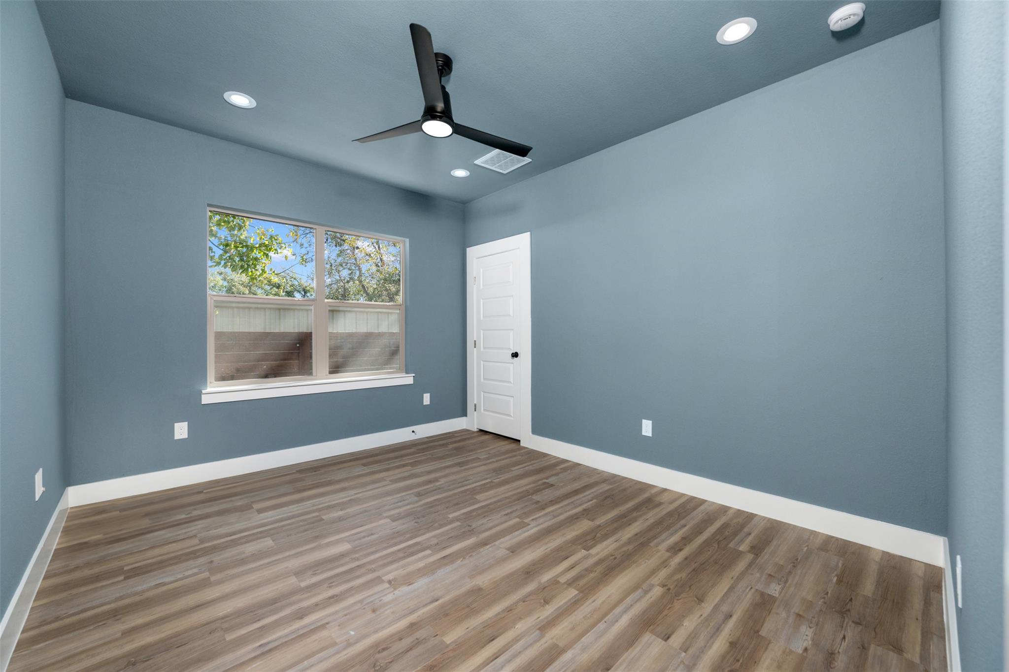 Image 24 of 34 For 1205 Avenue G