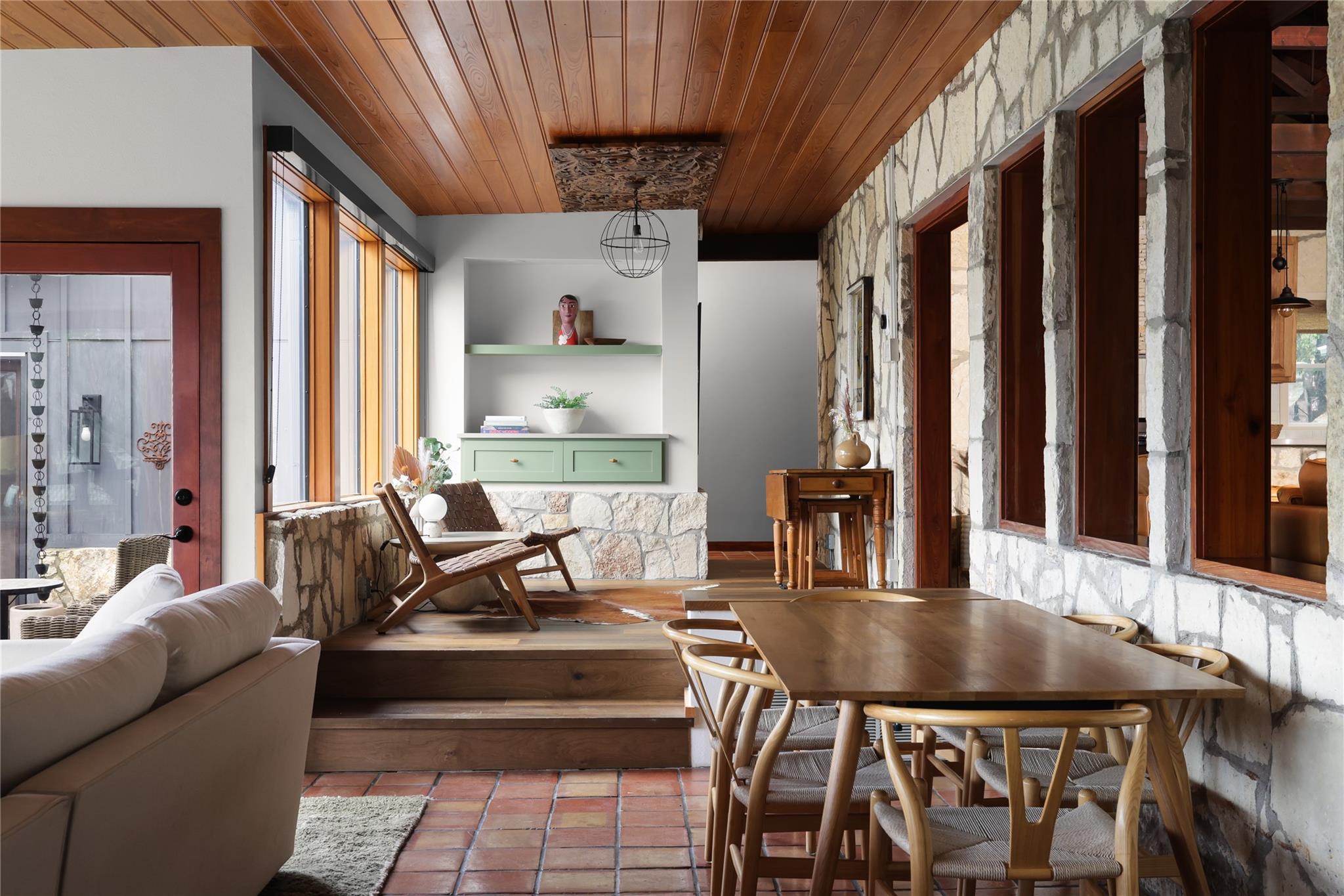 Image 18 of 38 For 19745 Lakehurst Loop