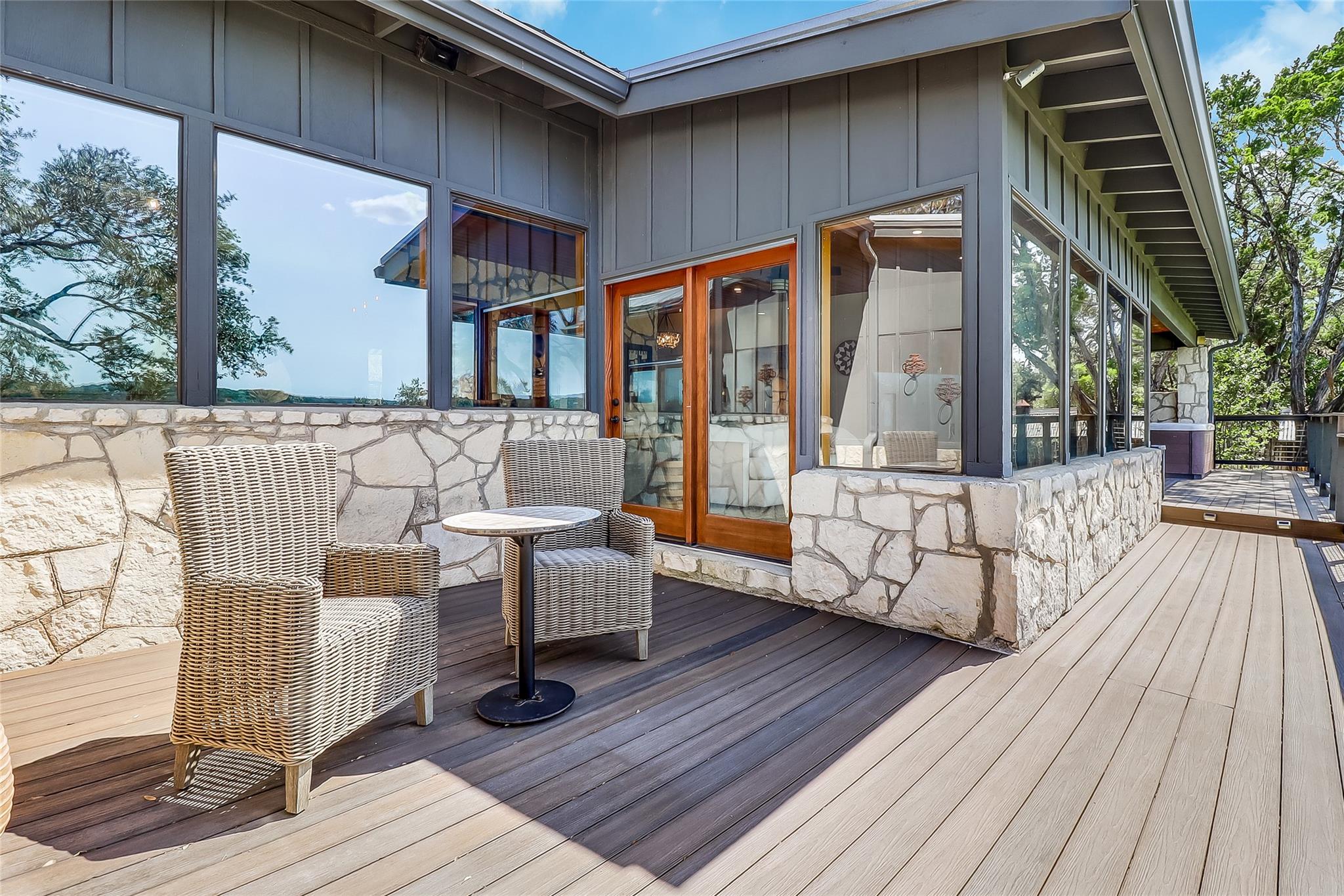 Image 19 of 38 For 19745 Lakehurst Loop