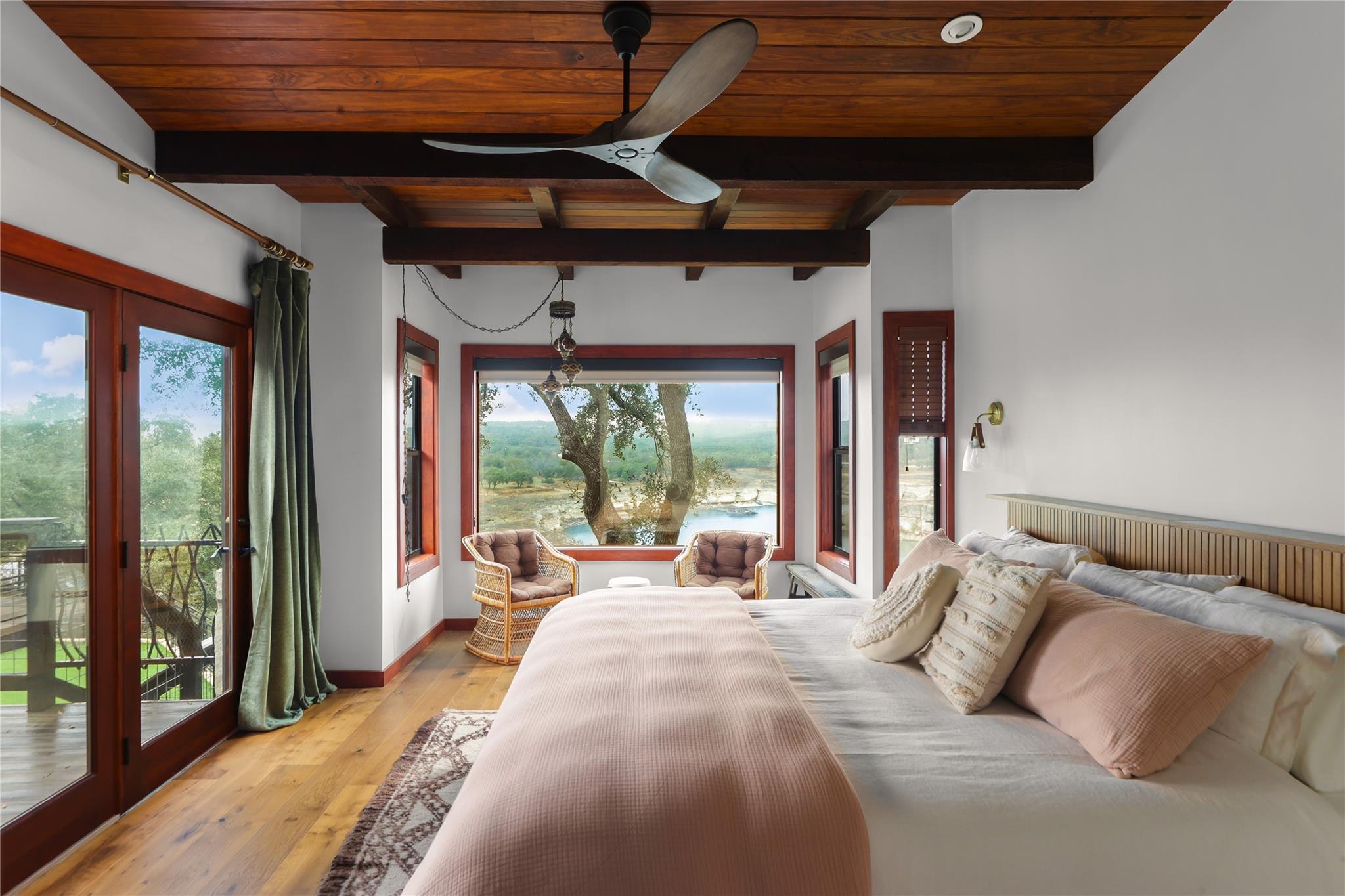 Image 22 of 38 For 19745 Lakehurst Loop