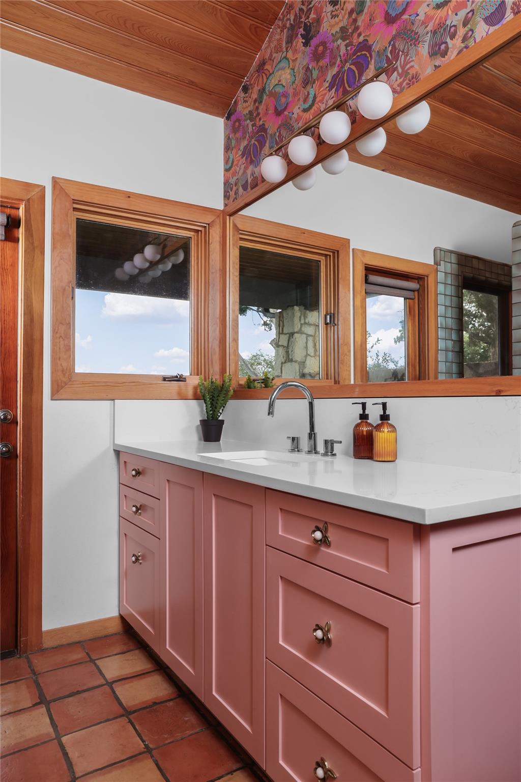 Image 26 of 38 For 19745 Lakehurst Loop