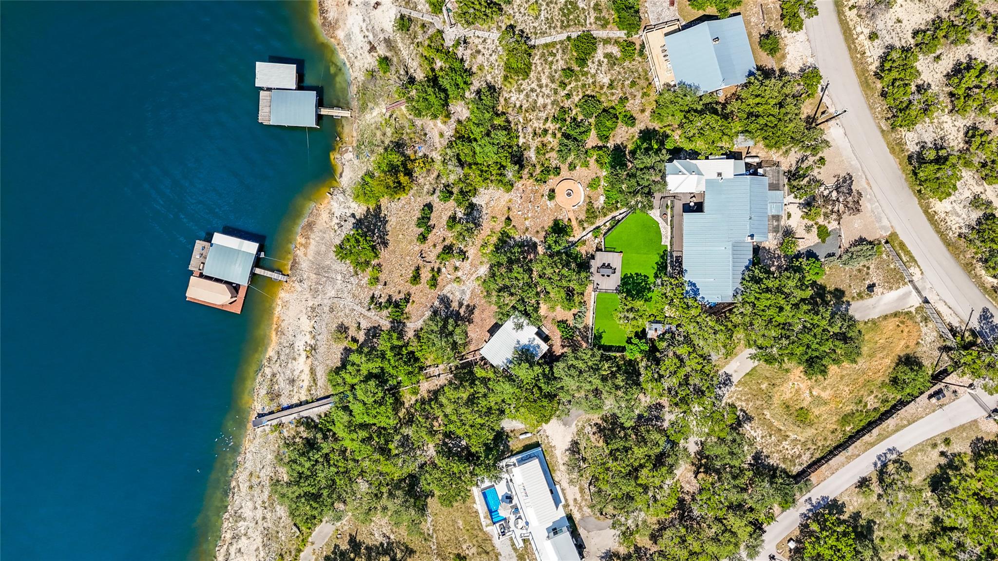 Image 34 of 38 For 19745 Lakehurst Loop