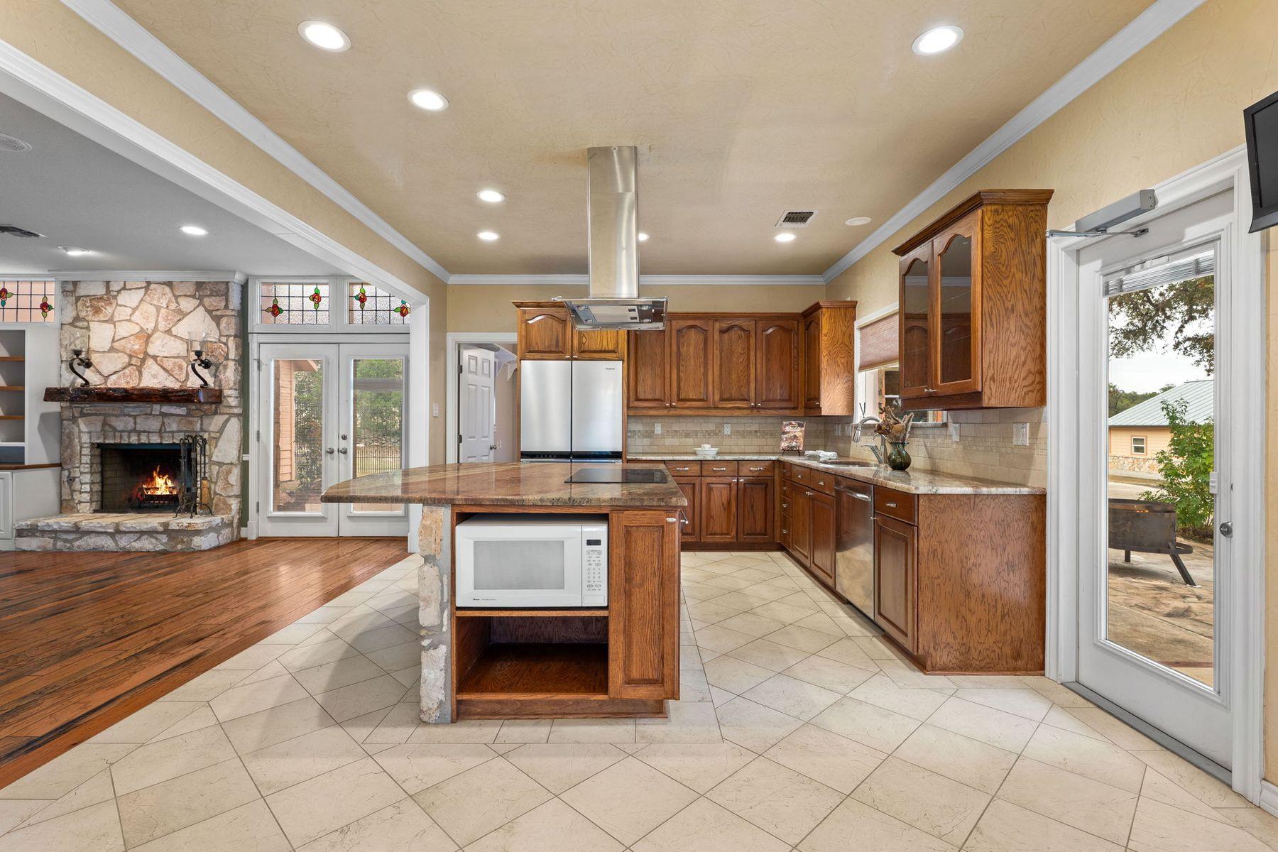 Image 14 of 40 For 115 Sage Oaks Trail Trl