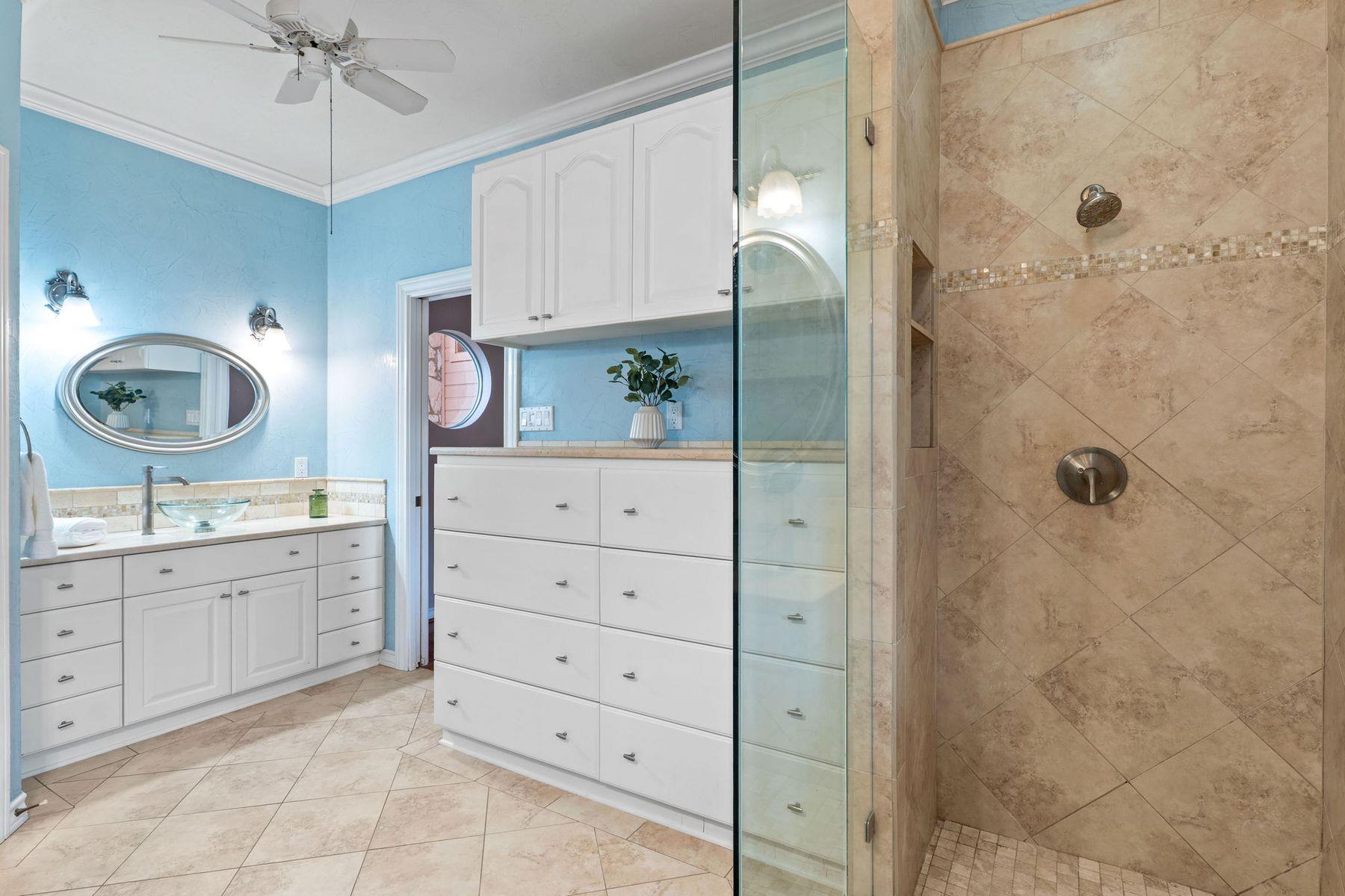 Image 18 of 40 For 115 Sage Oaks Trail Trl