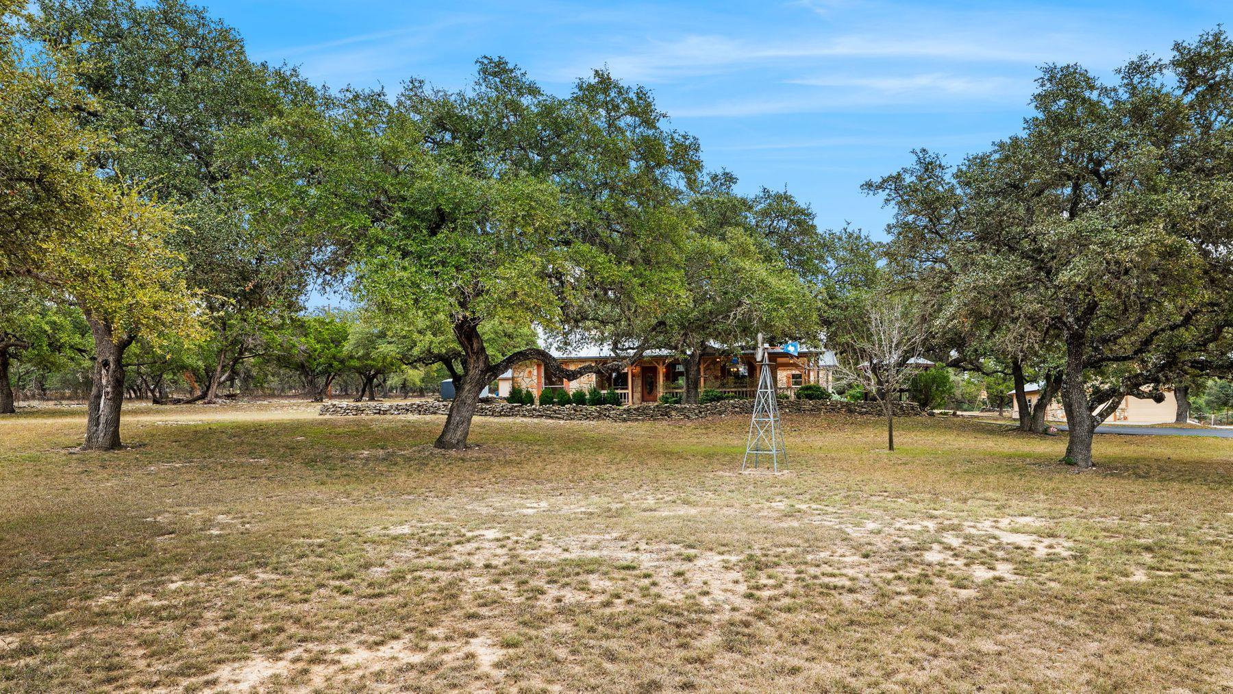 Image 22 of 40 For 115 Sage Oaks Trail Trl