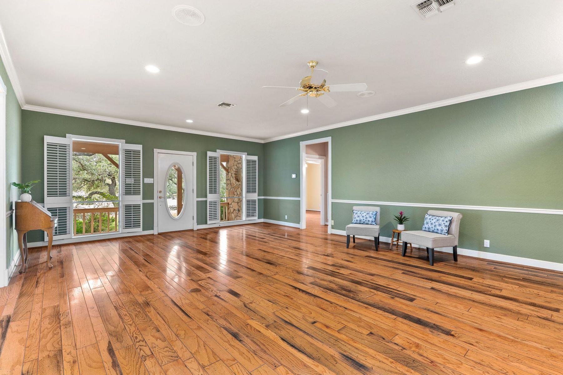 Image 7 of 40 For 115 Sage Oaks Trail Trl