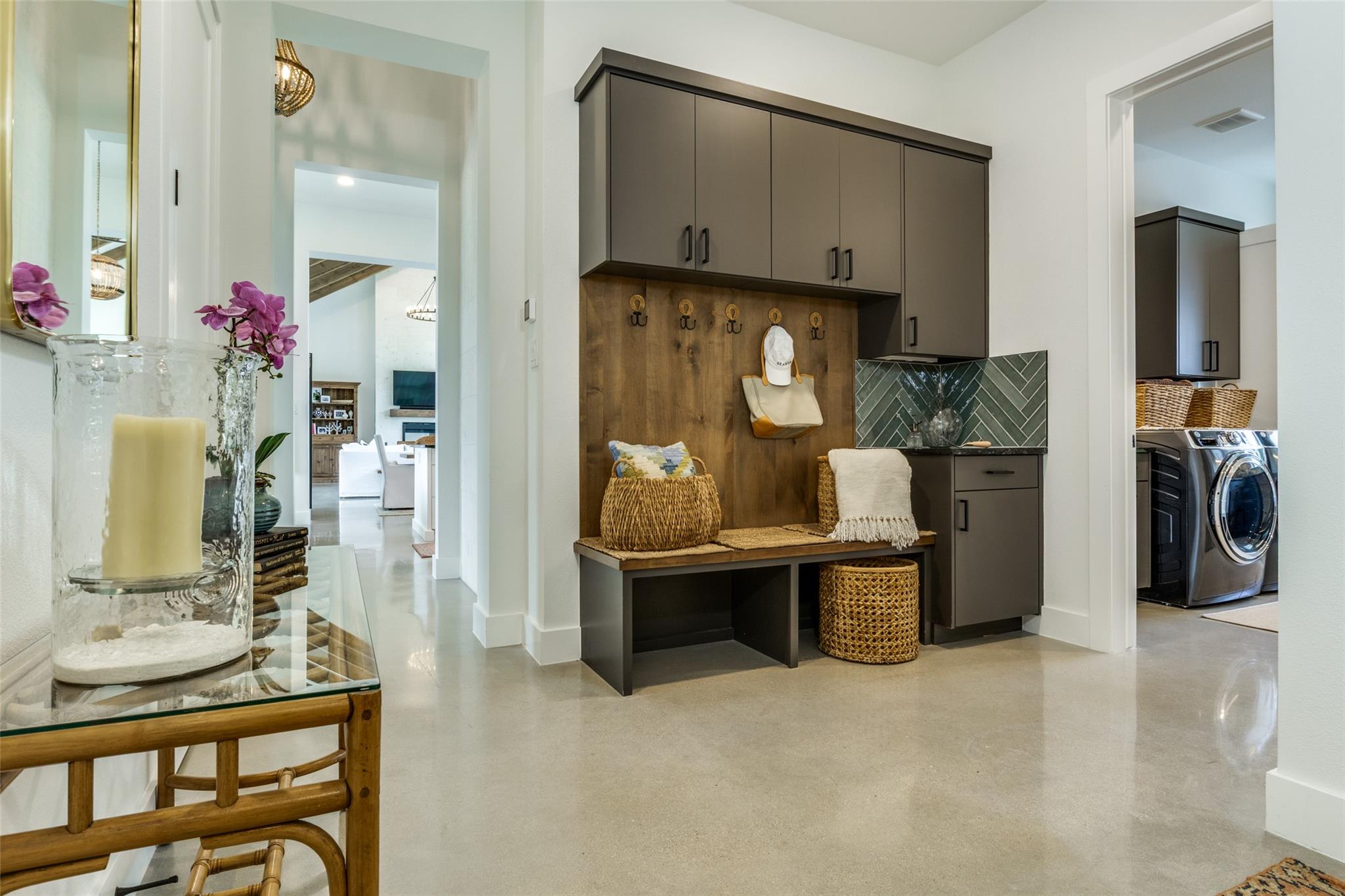 Image 16 of 40 For 1958 Paradise Parkway