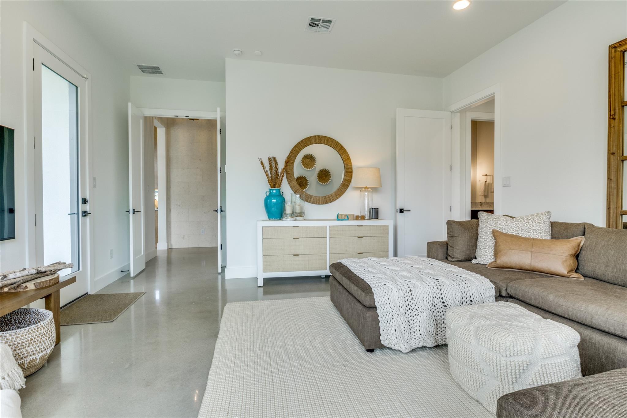 Image 22 of 40 For 1958 Paradise Parkway