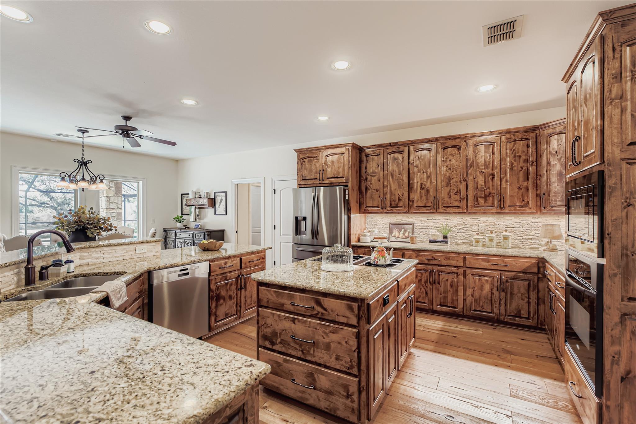 Image 11 of 40 For 9907 Kopplin Rd