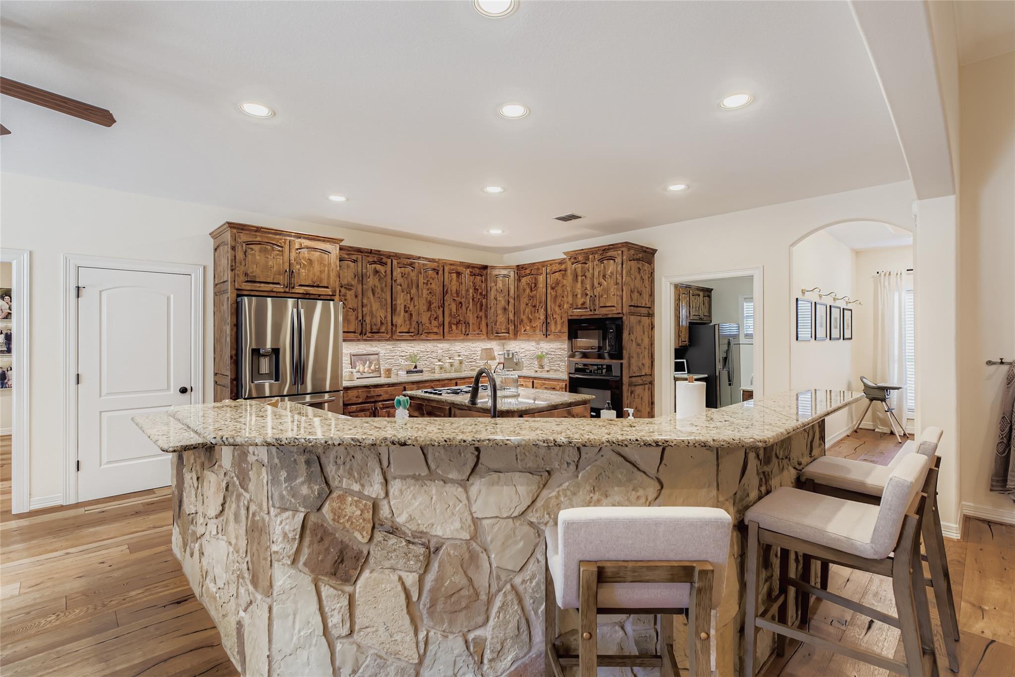 Image 13 of 40 For 9907 Kopplin Rd