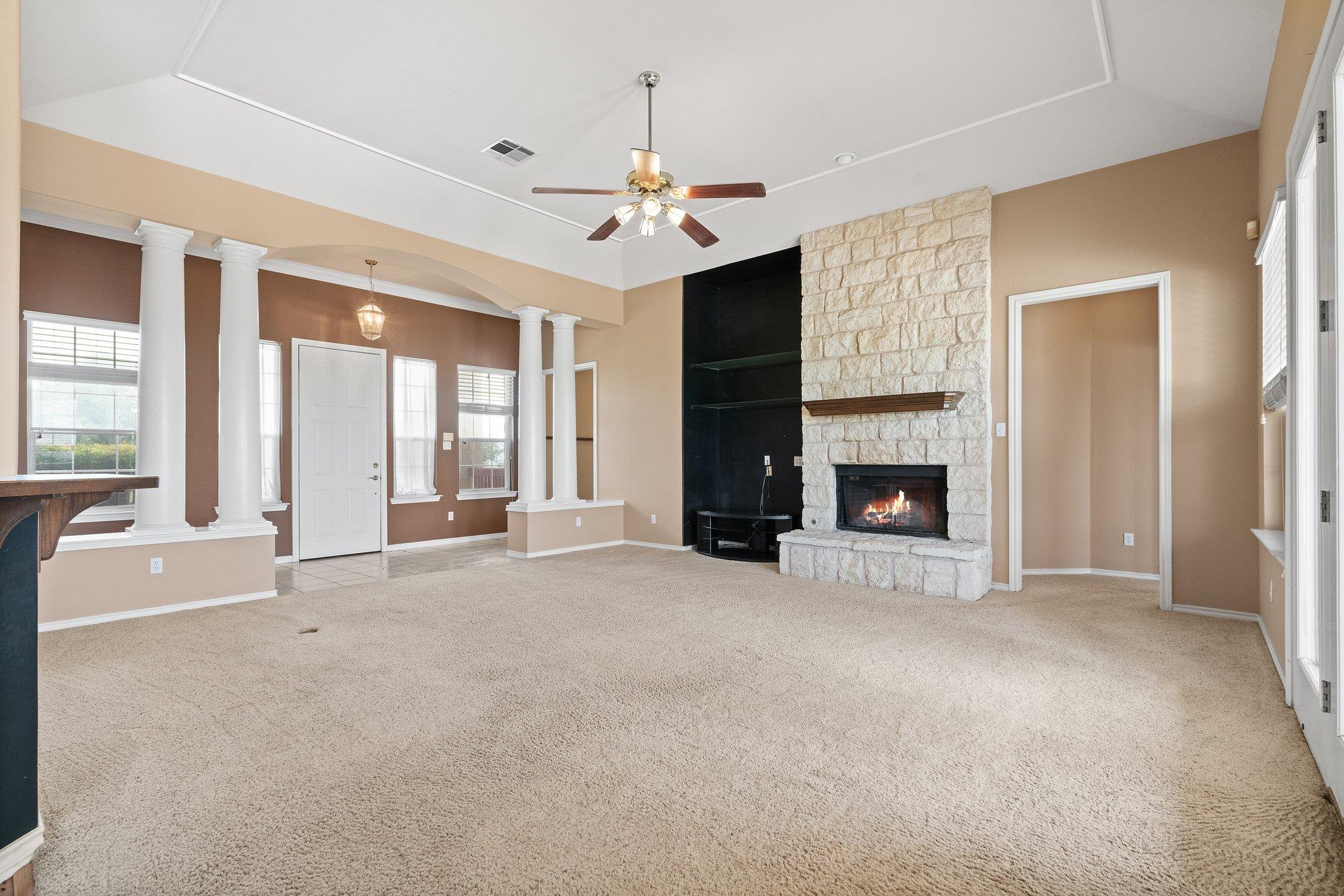 Image 17 of 29 For 400 Hyview Ln