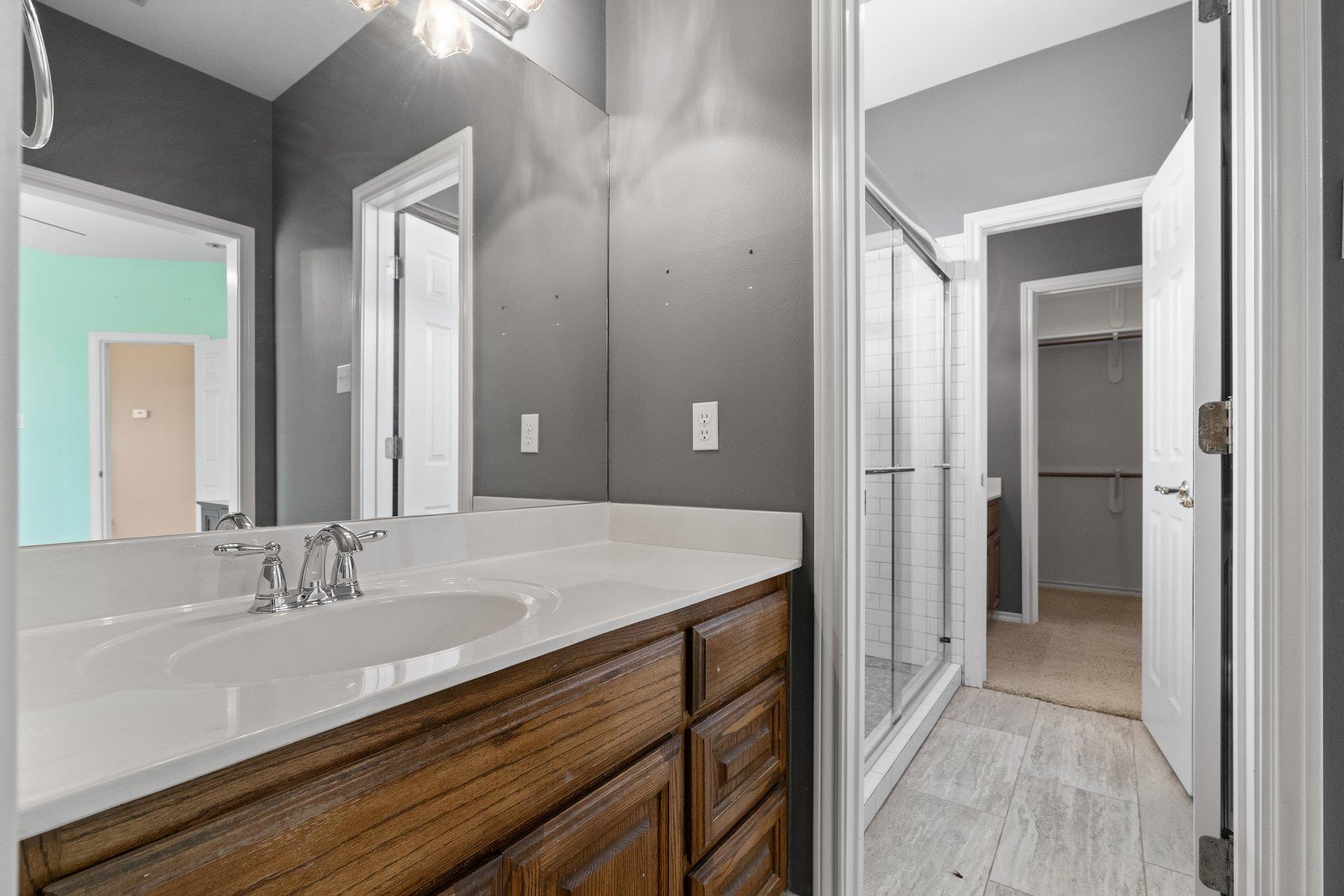 Image 21 of 29 For 400 Hyview Ln