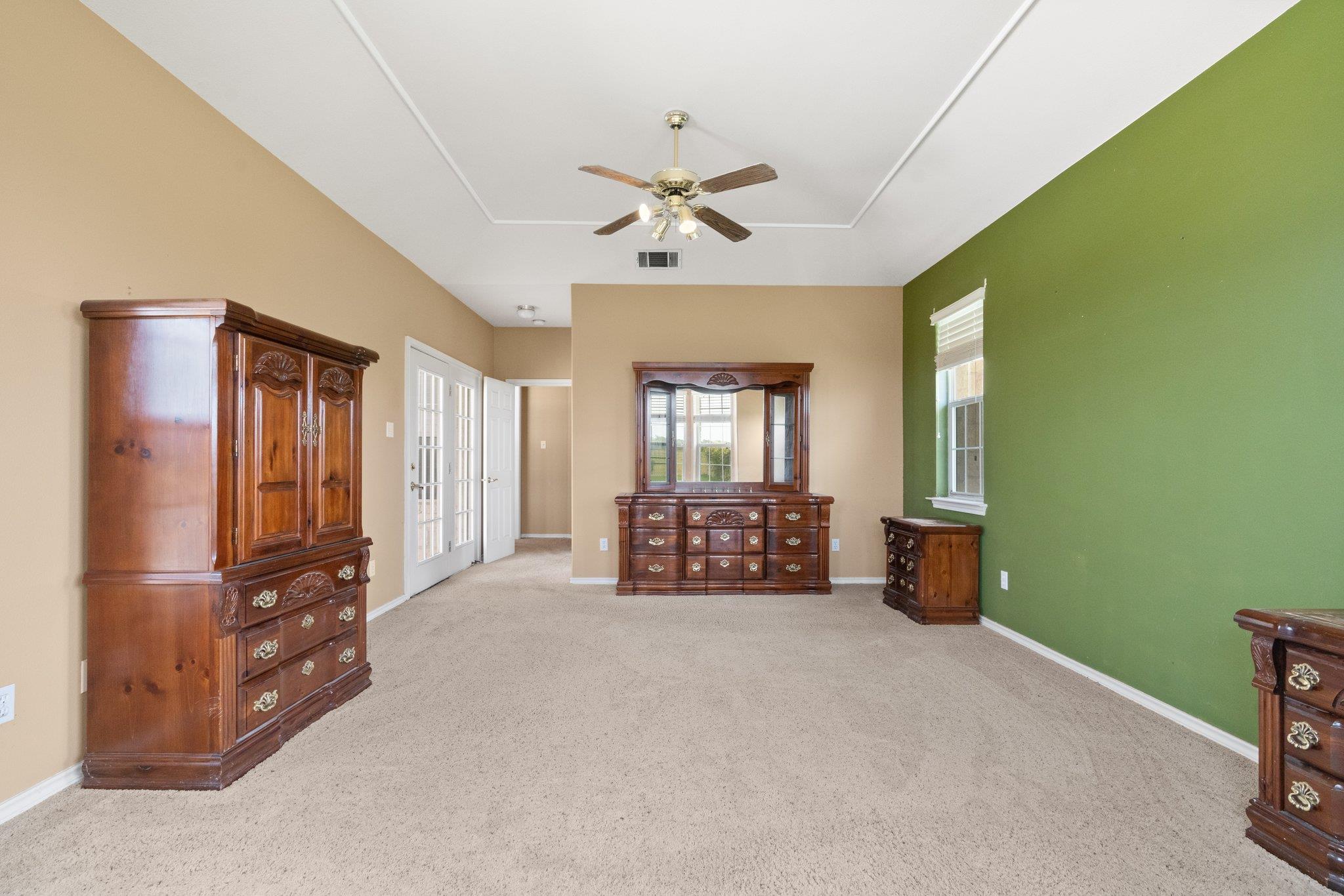 Image 23 of 29 For 400 Hyview Ln