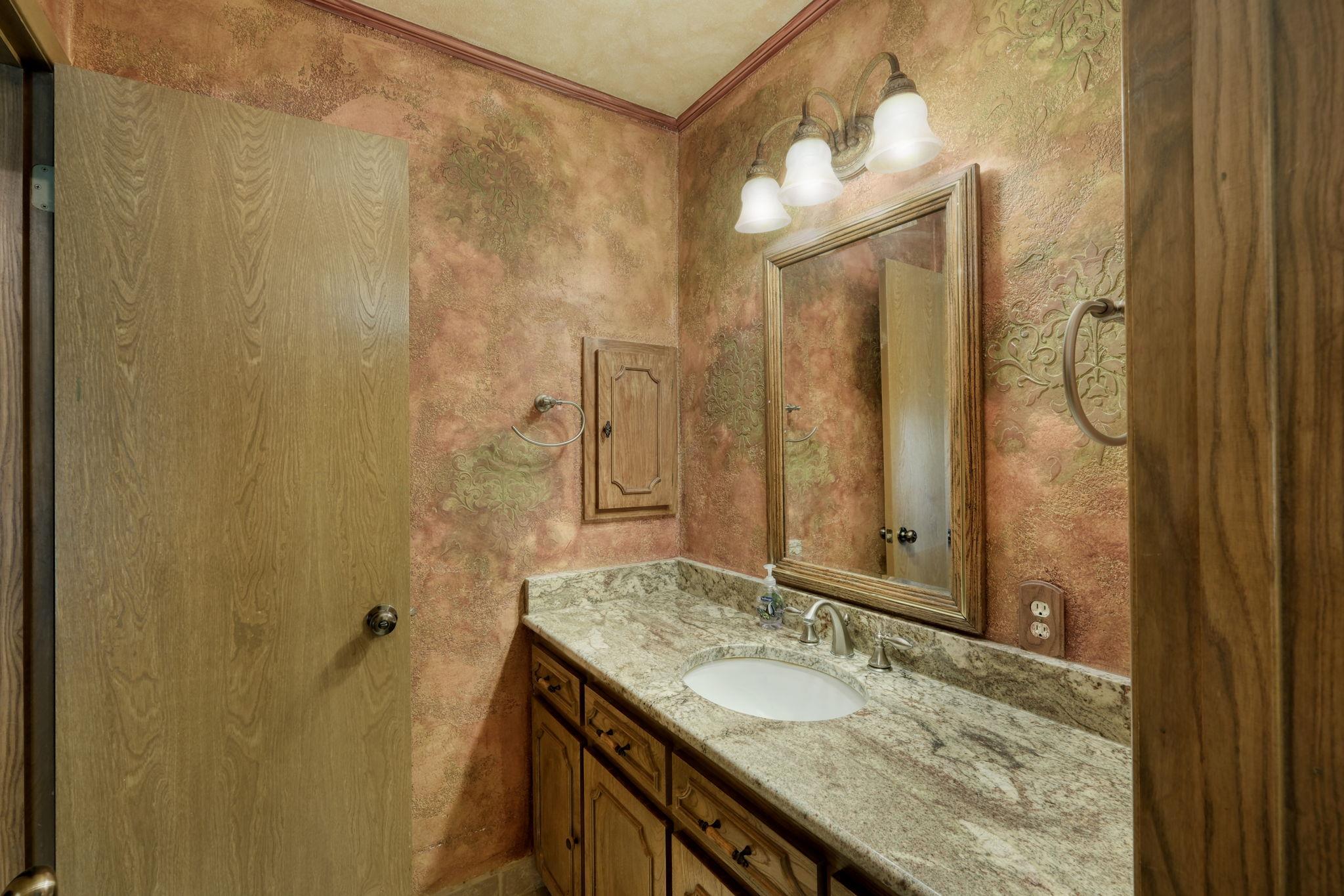 Image 16 of 38 For 700 Breakaway Rd