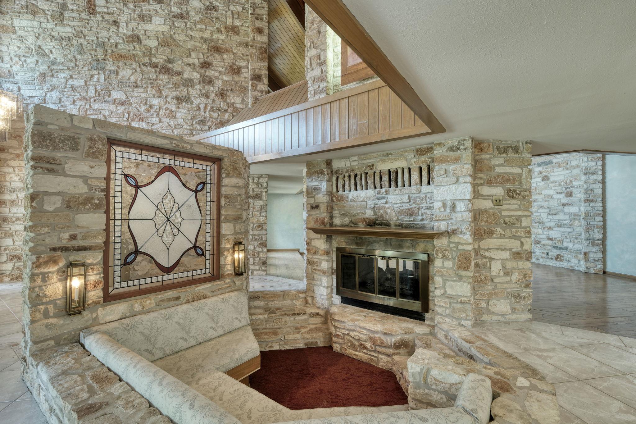 Image 4 of 38 For 700 Breakaway Rd