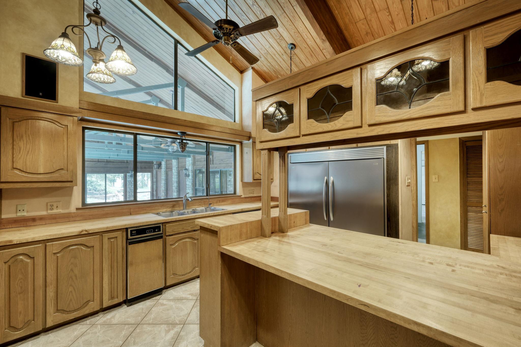 Image 7 of 38 For 700 Breakaway Rd