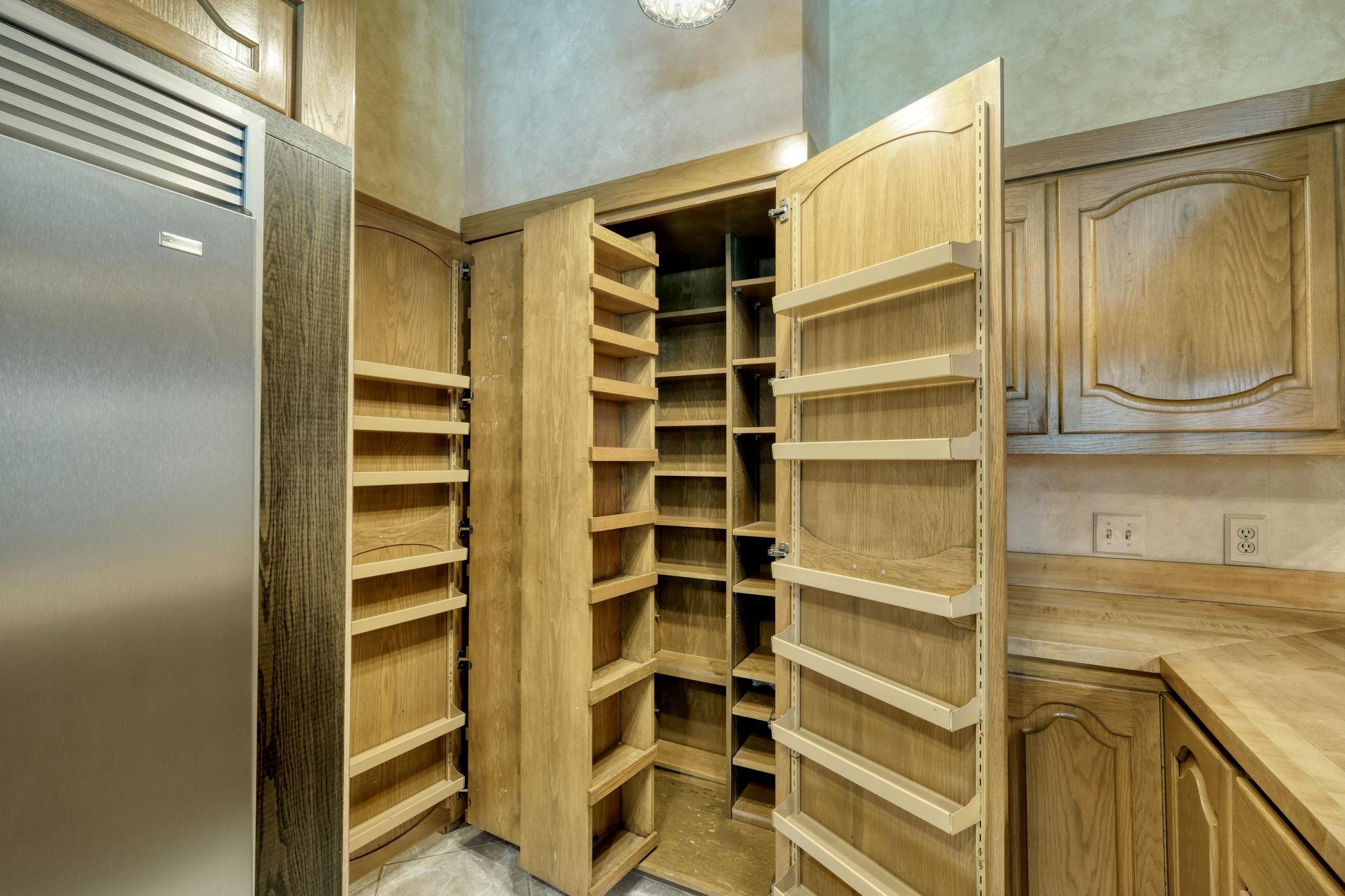 Image 8 of 38 For 700 Breakaway Rd