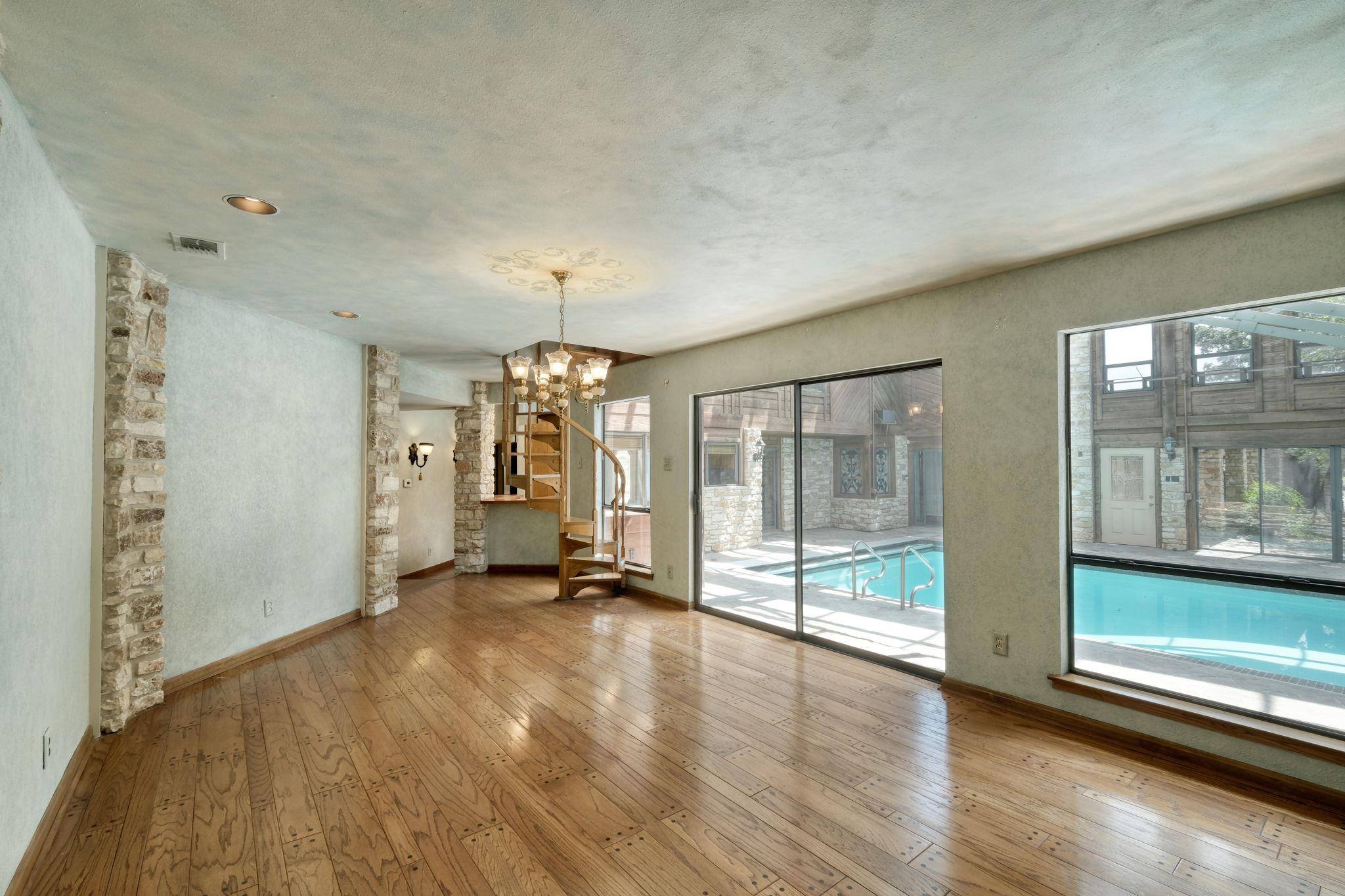 Image 9 of 38 For 700 Breakaway Rd