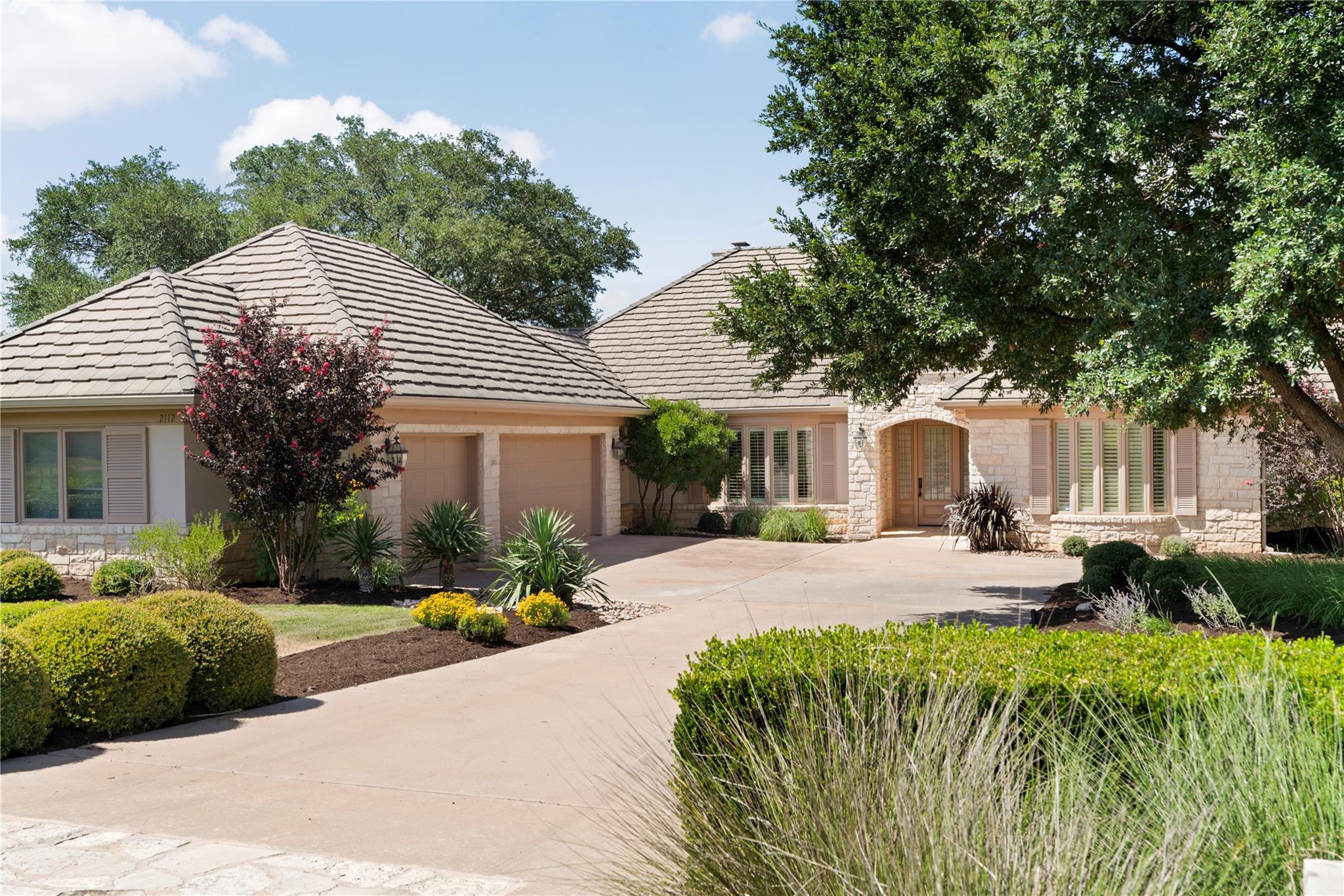 Image 3 of 40 For 2112 Lauren Dr