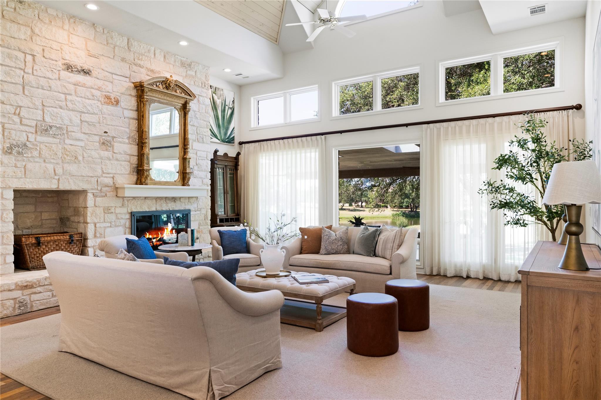 Image 5 of 40 For 2112 Lauren Dr