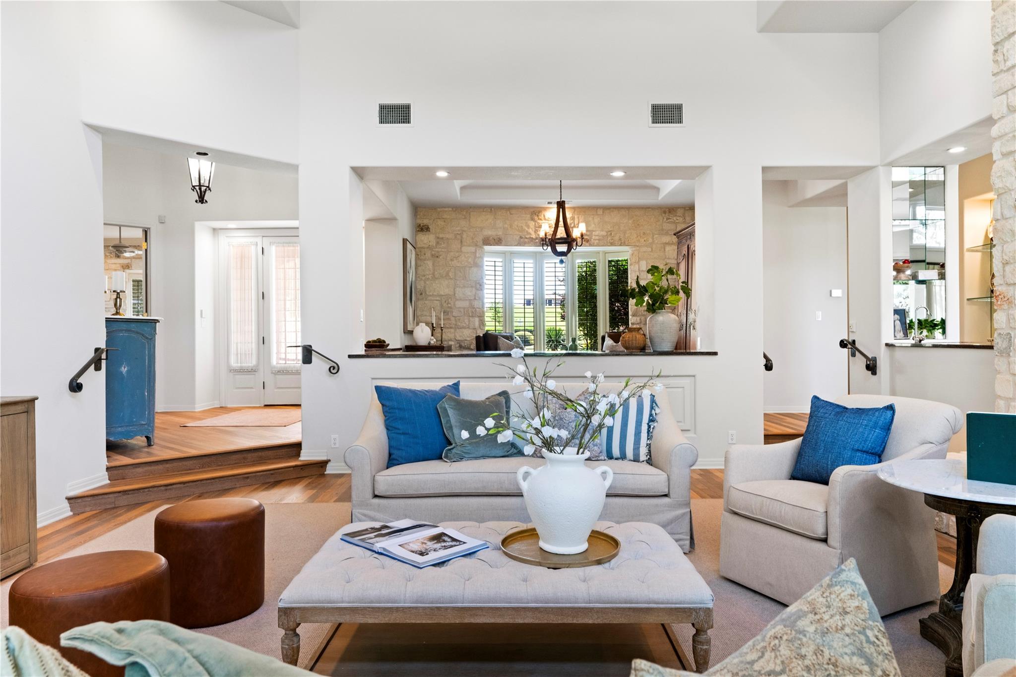 Image 6 of 40 For 2112 Lauren Dr