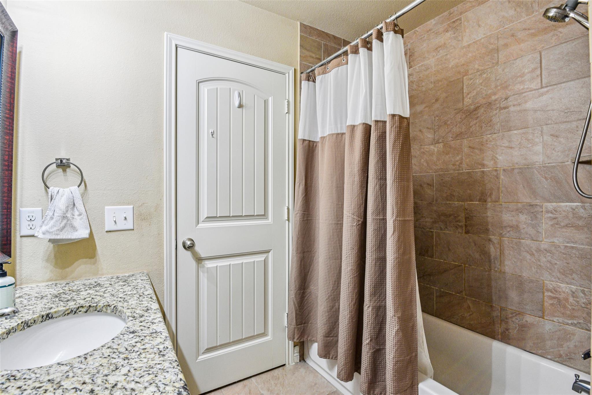 Image 22 of 29 For 5519 Cypress Pt Pt