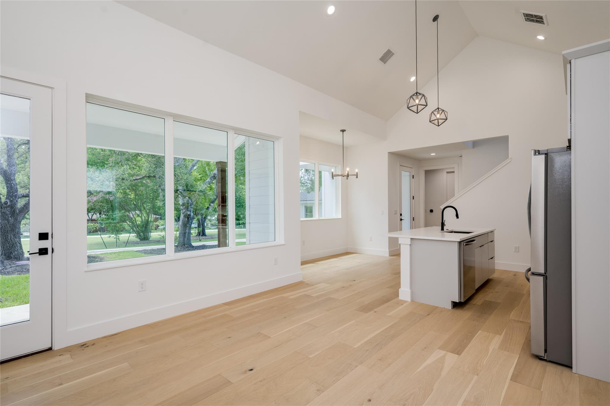 Image 11 of 28 For 1928 Miles Ave 2