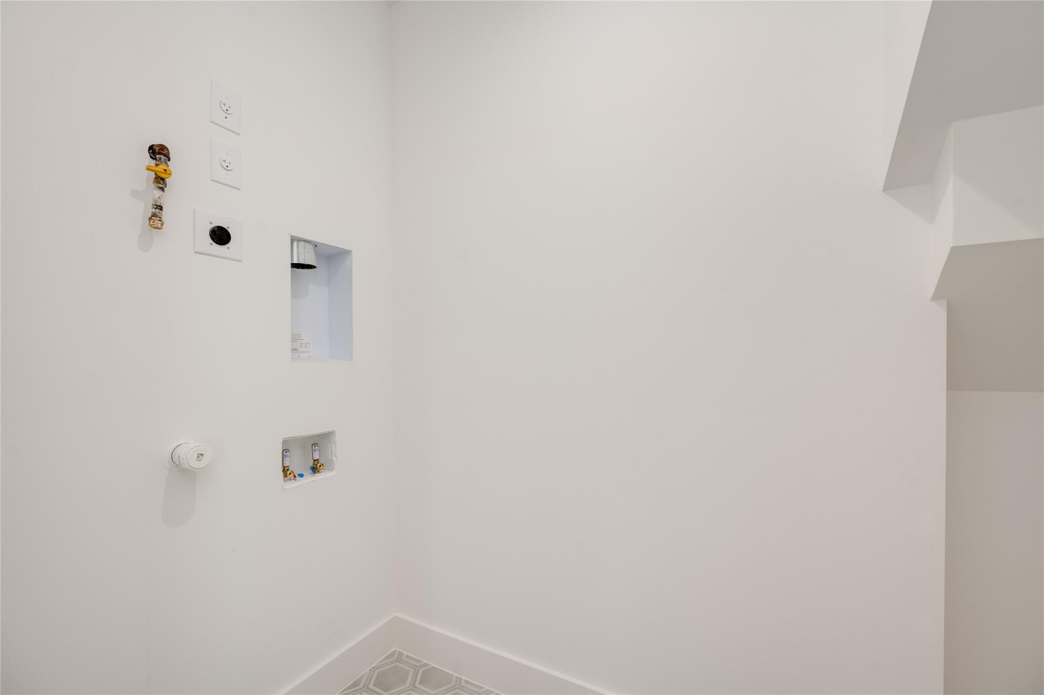 Image 13 of 28 For 1928 Miles Ave 2