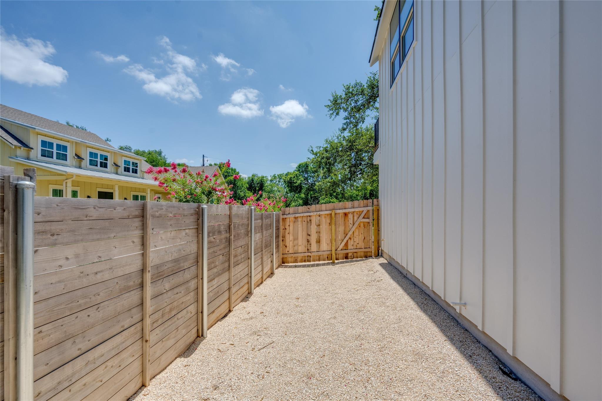 Image 22 of 28 For 1928 Miles Ave 2