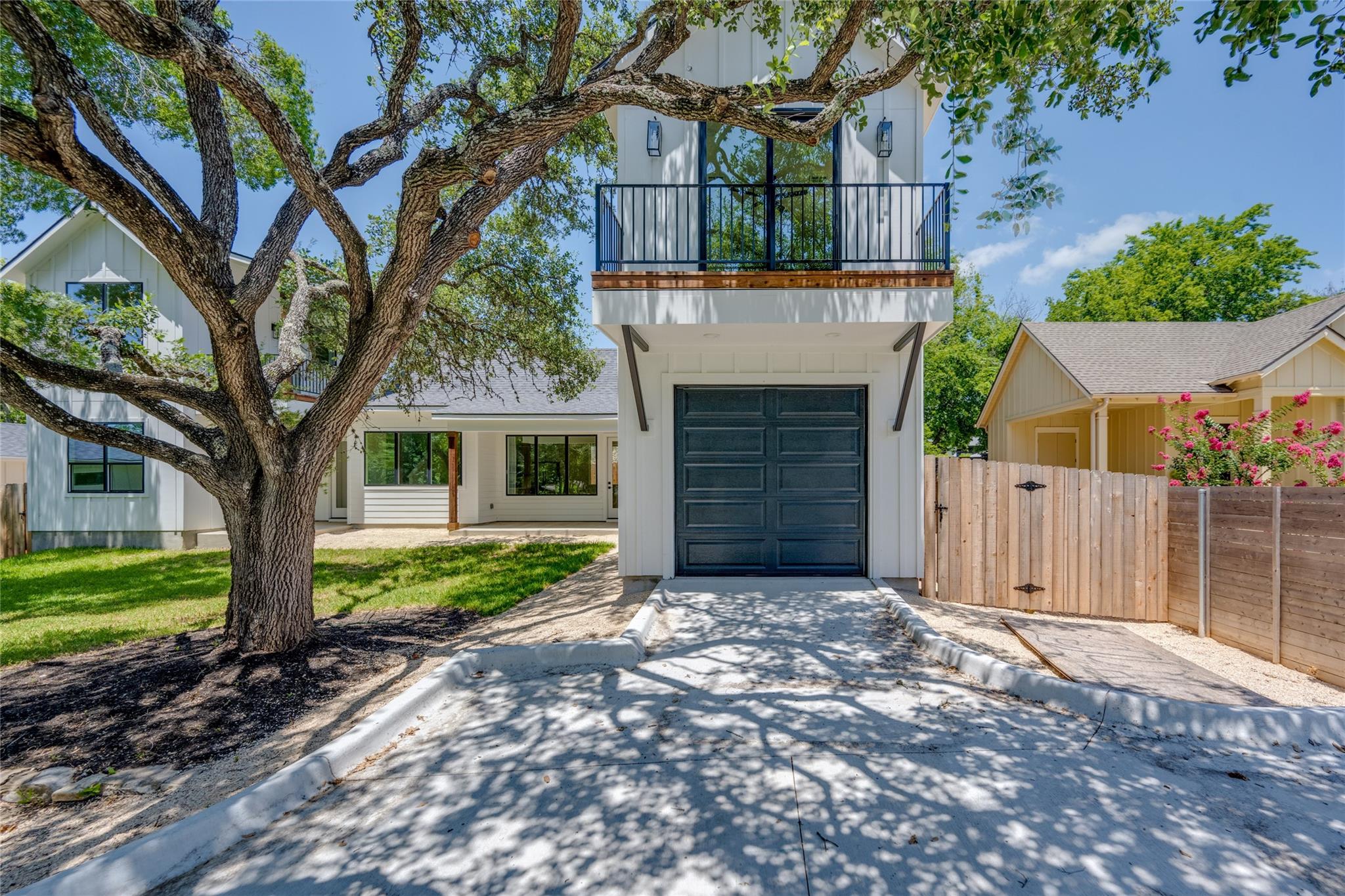 Image 23 of 28 For 1928 Miles Ave 2