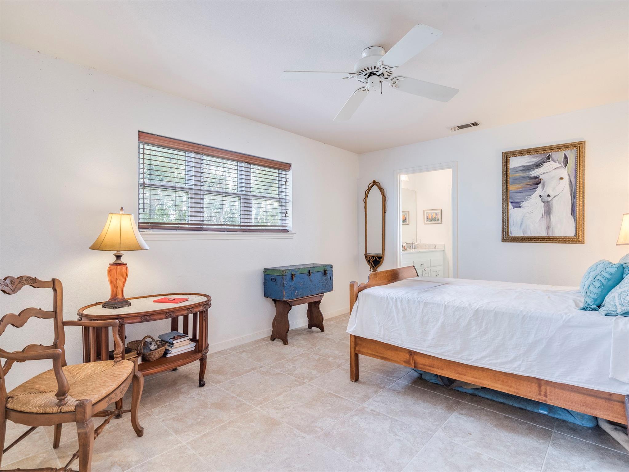 Image 11 of 40 For 182 Lantana Ln