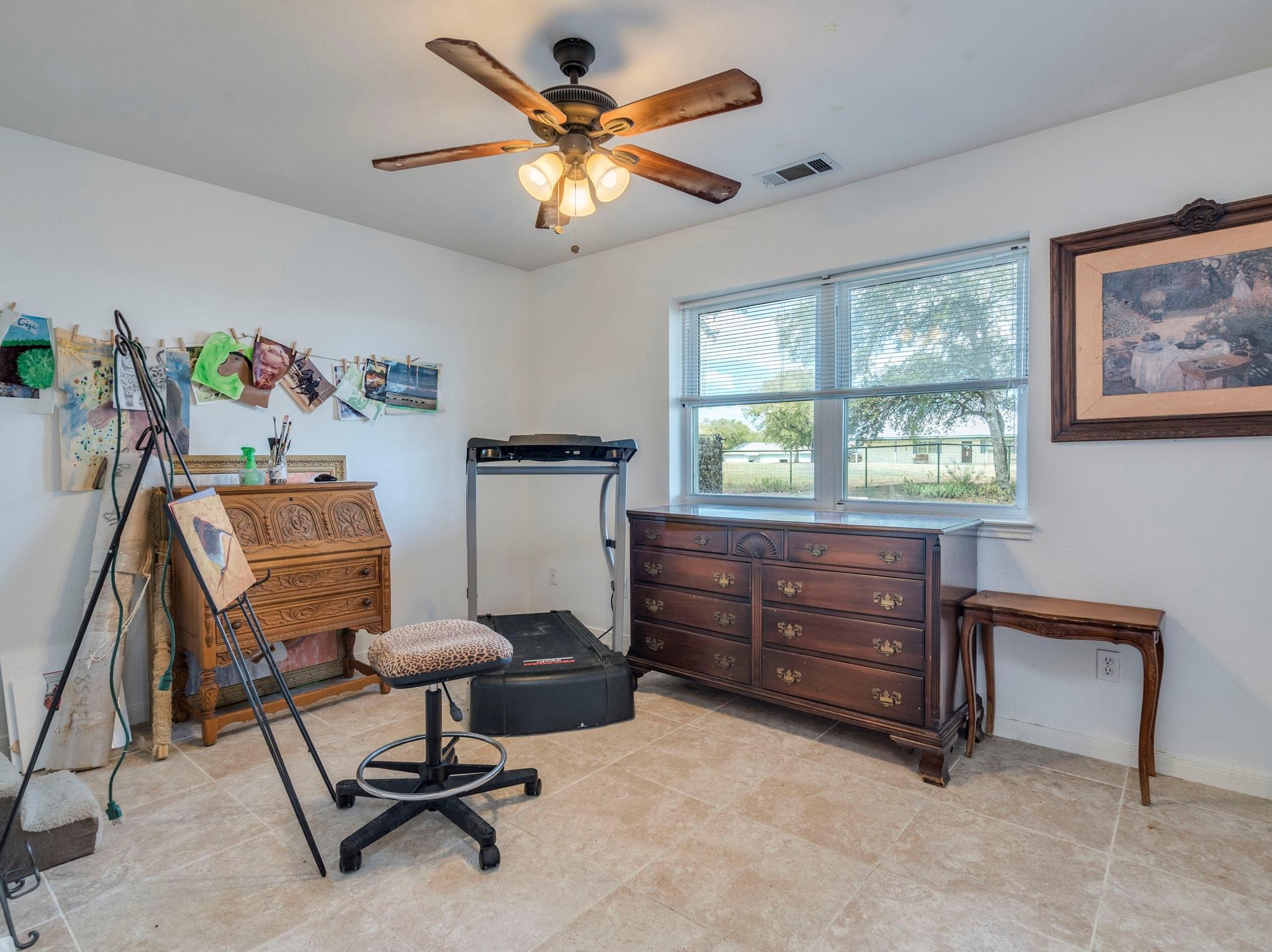 Image 16 of 40 For 182 Lantana Ln