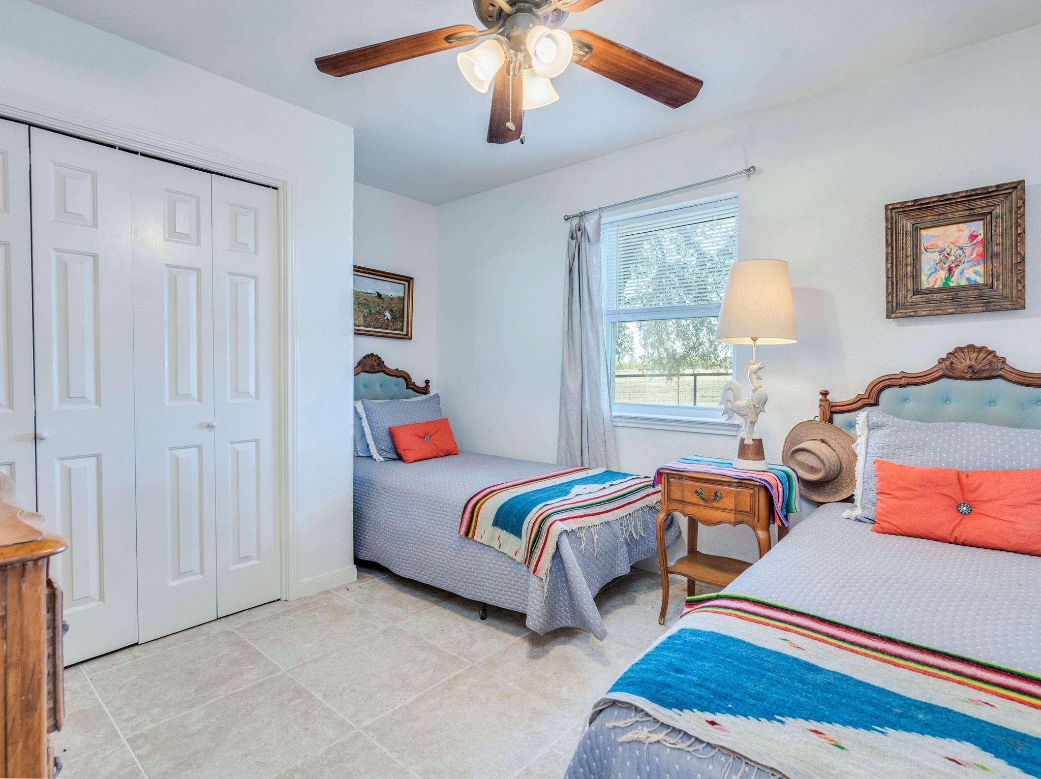 Image 18 of 40 For 182 Lantana Ln