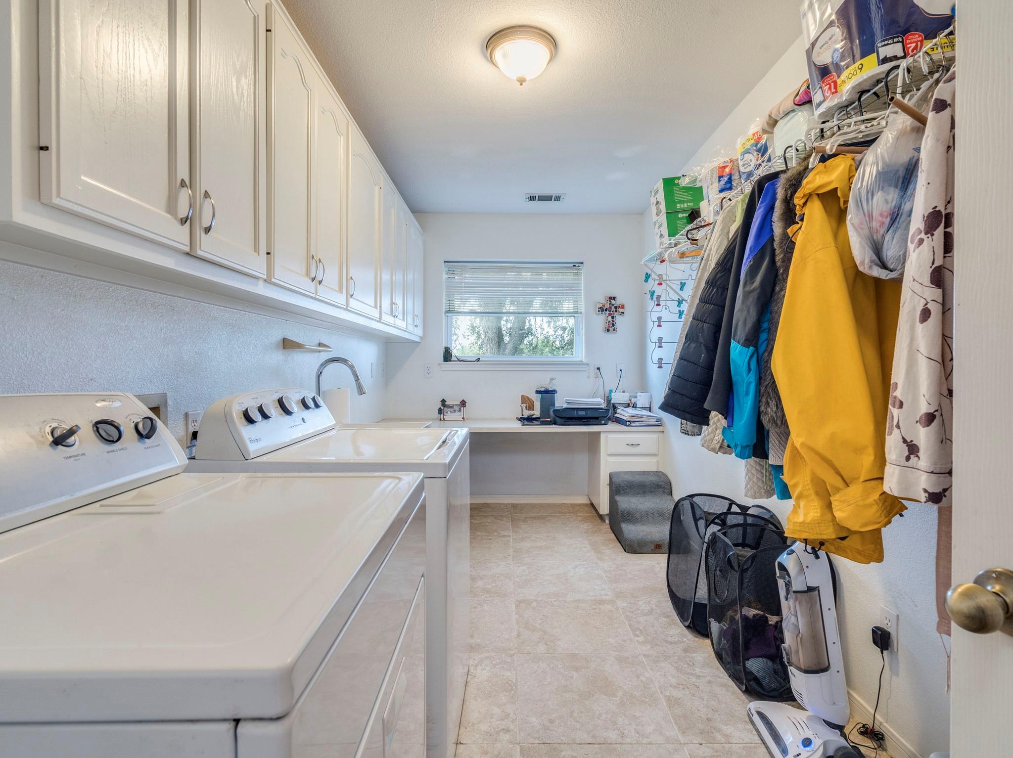 Image 22 of 40 For 182 Lantana Ln