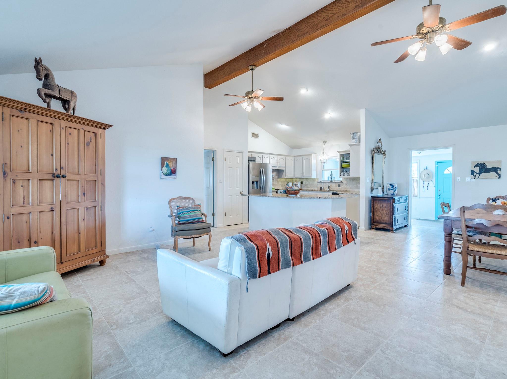 Image 4 of 40 For 182 Lantana Ln