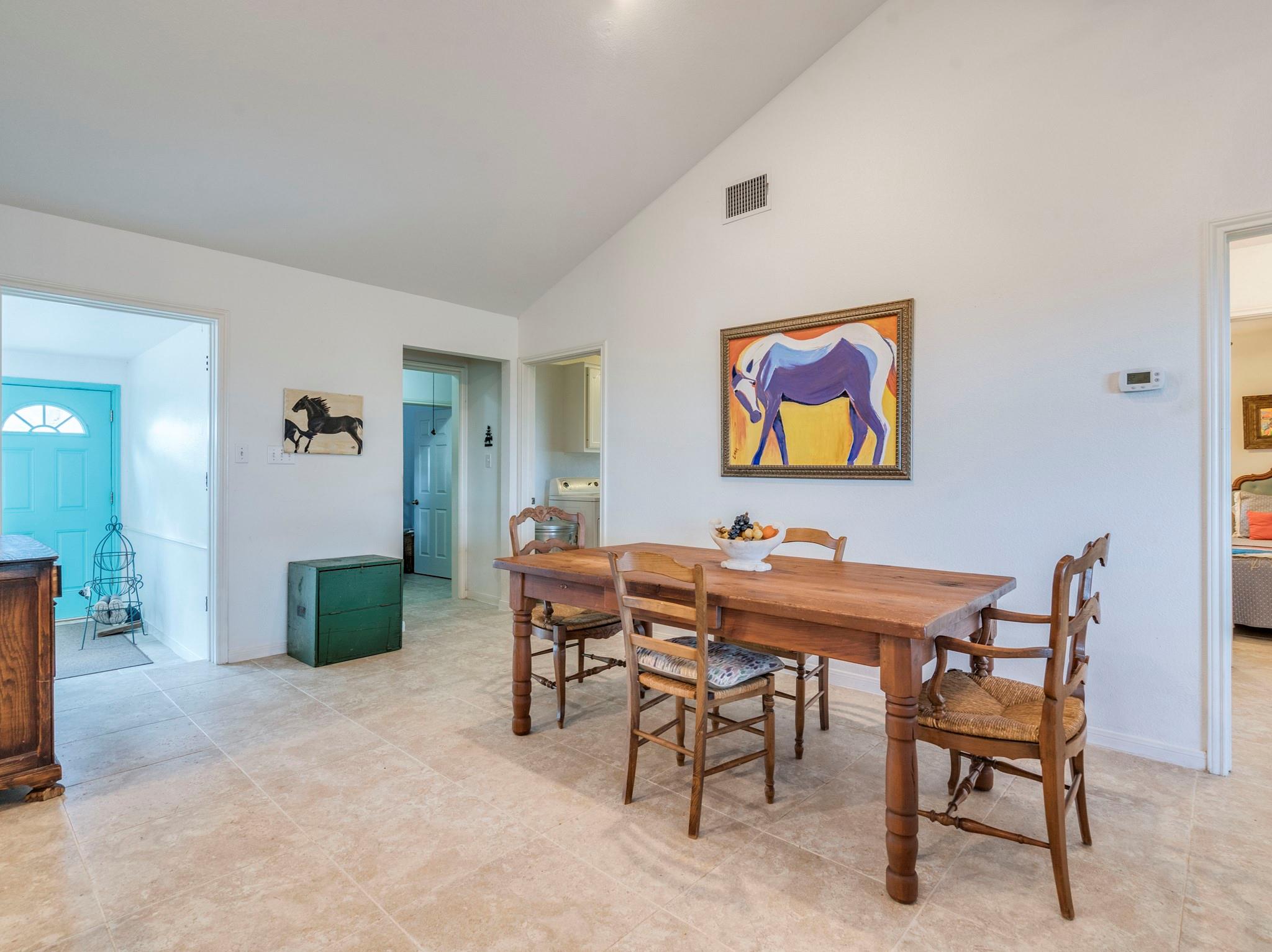 Image 9 of 40 For 182 Lantana Ln