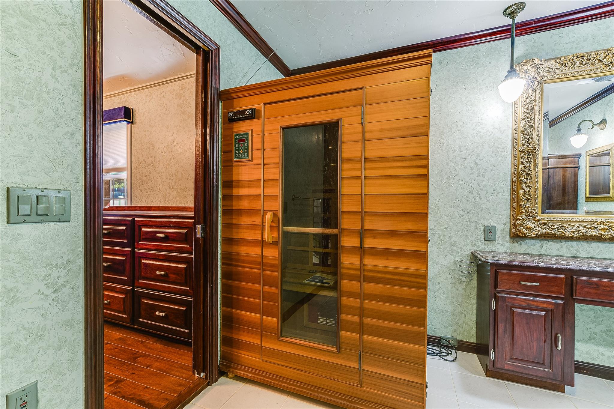 Image 18 of 35 For 11906 Arch Hill Dr