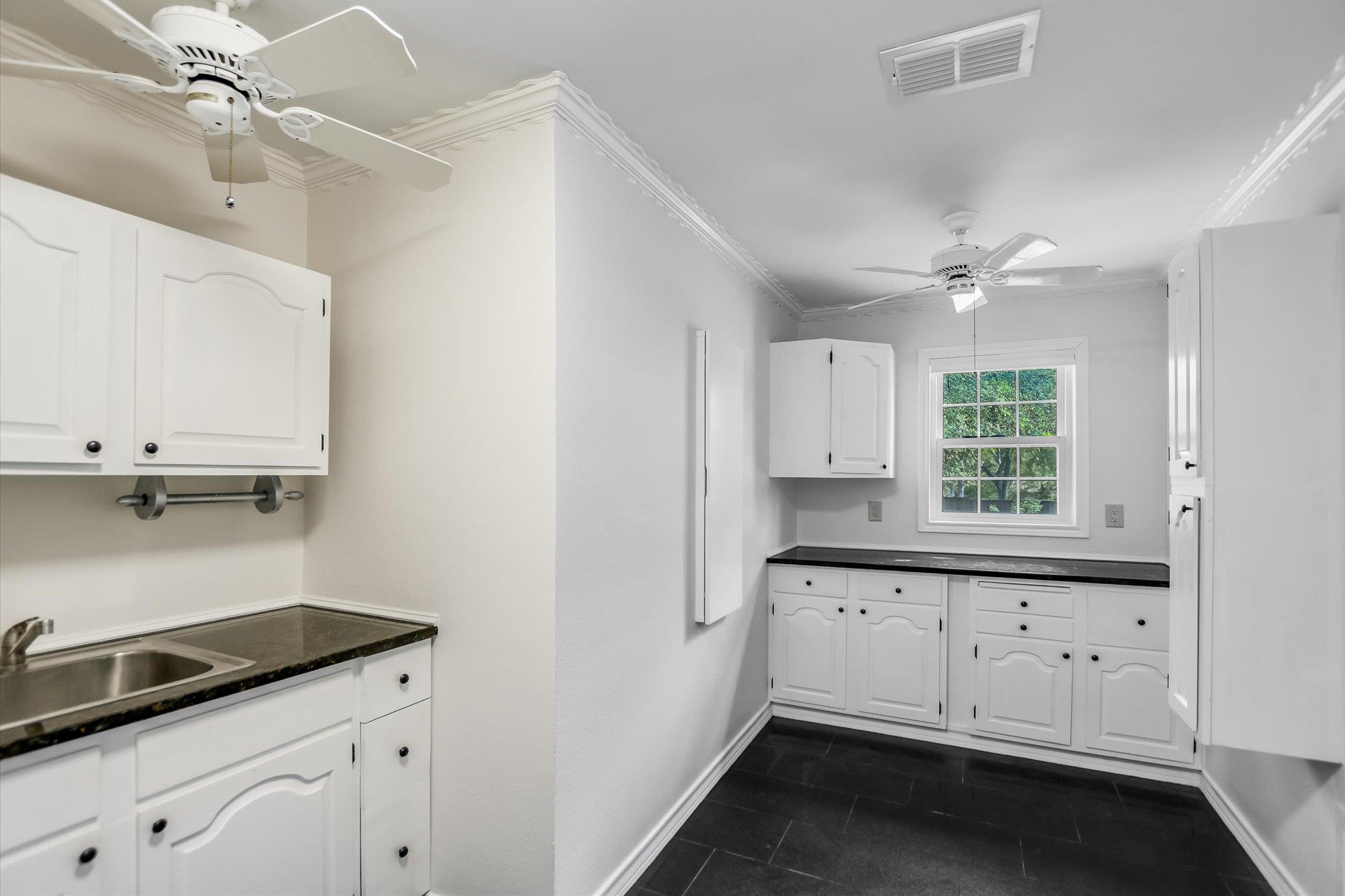 Image 22 of 35 For 11906 Arch Hill Dr