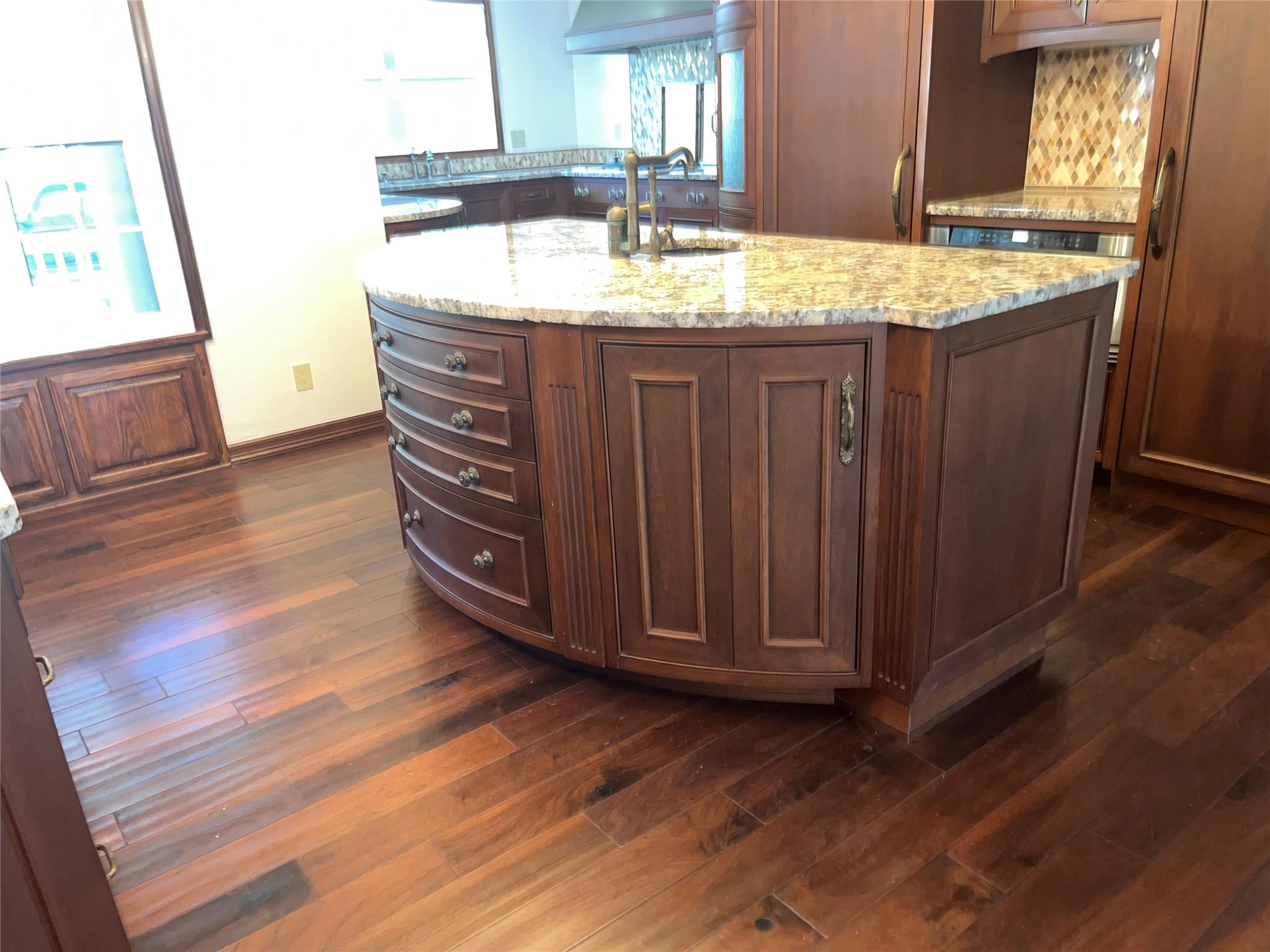 Image 28 of 35 For 11906 Arch Hill Dr