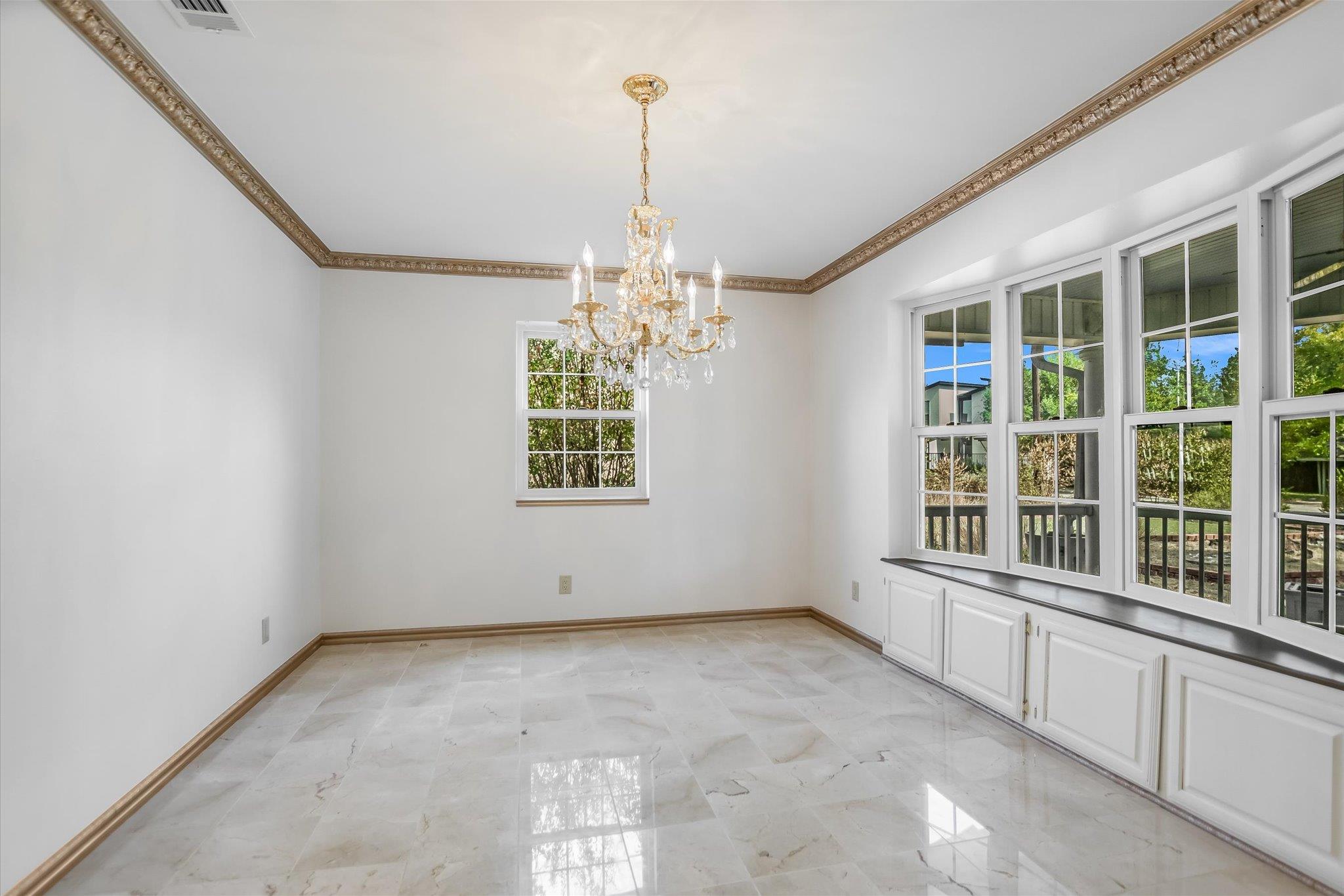 Image 6 of 35 For 11906 Arch Hill Dr