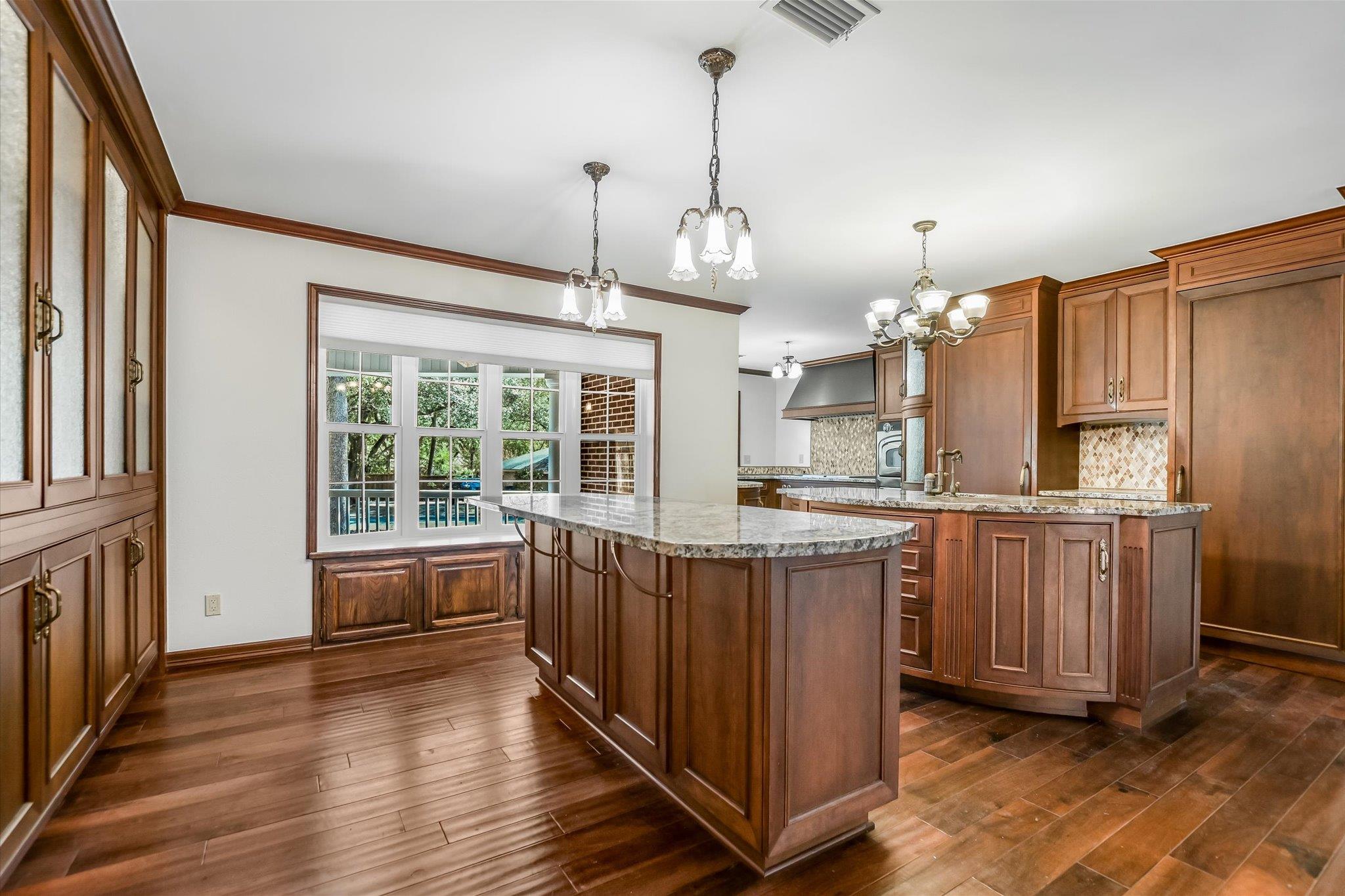 Image 9 of 35 For 11906 Arch Hill Dr