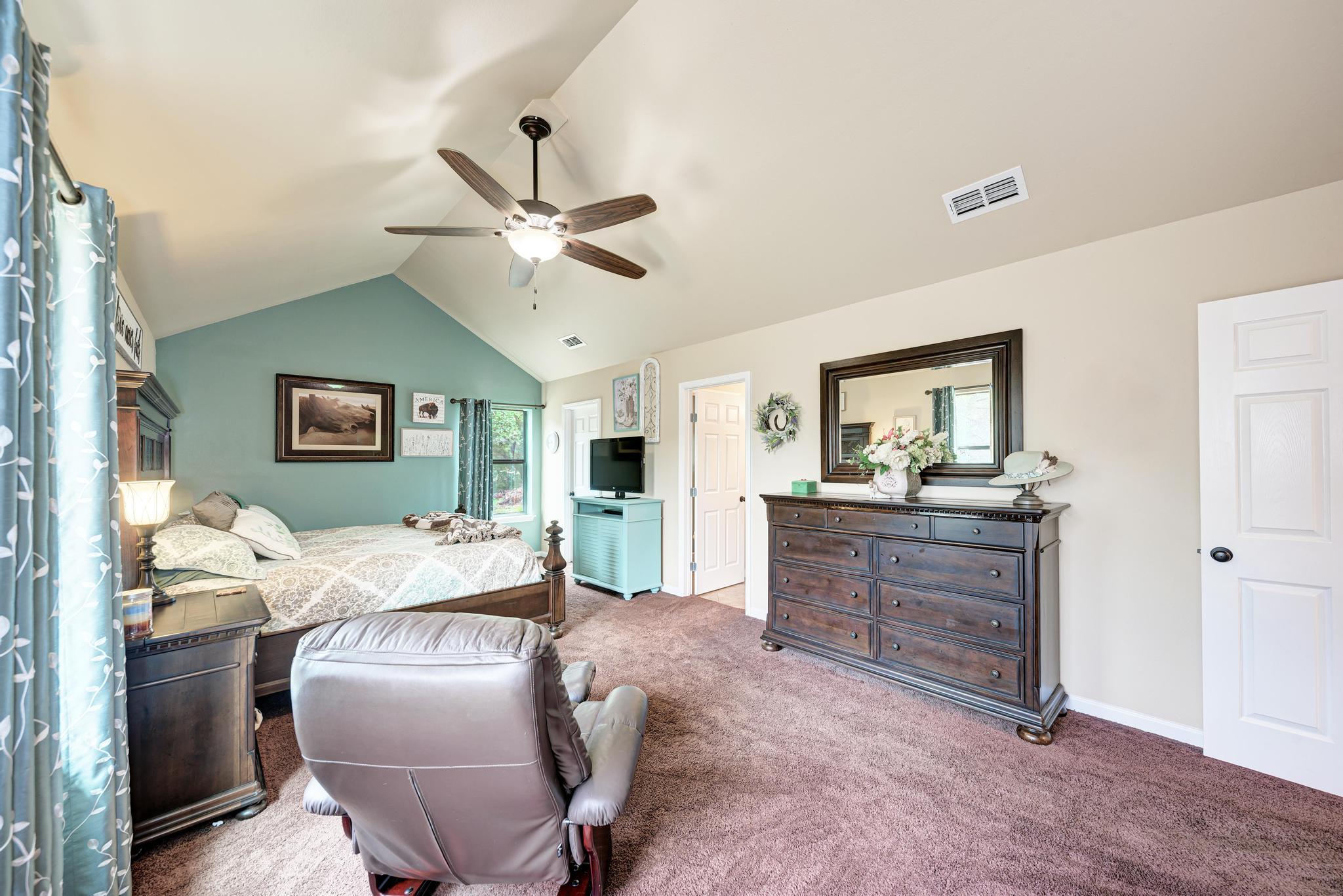 Image 25 of 40 For 5093 Chimney Rock