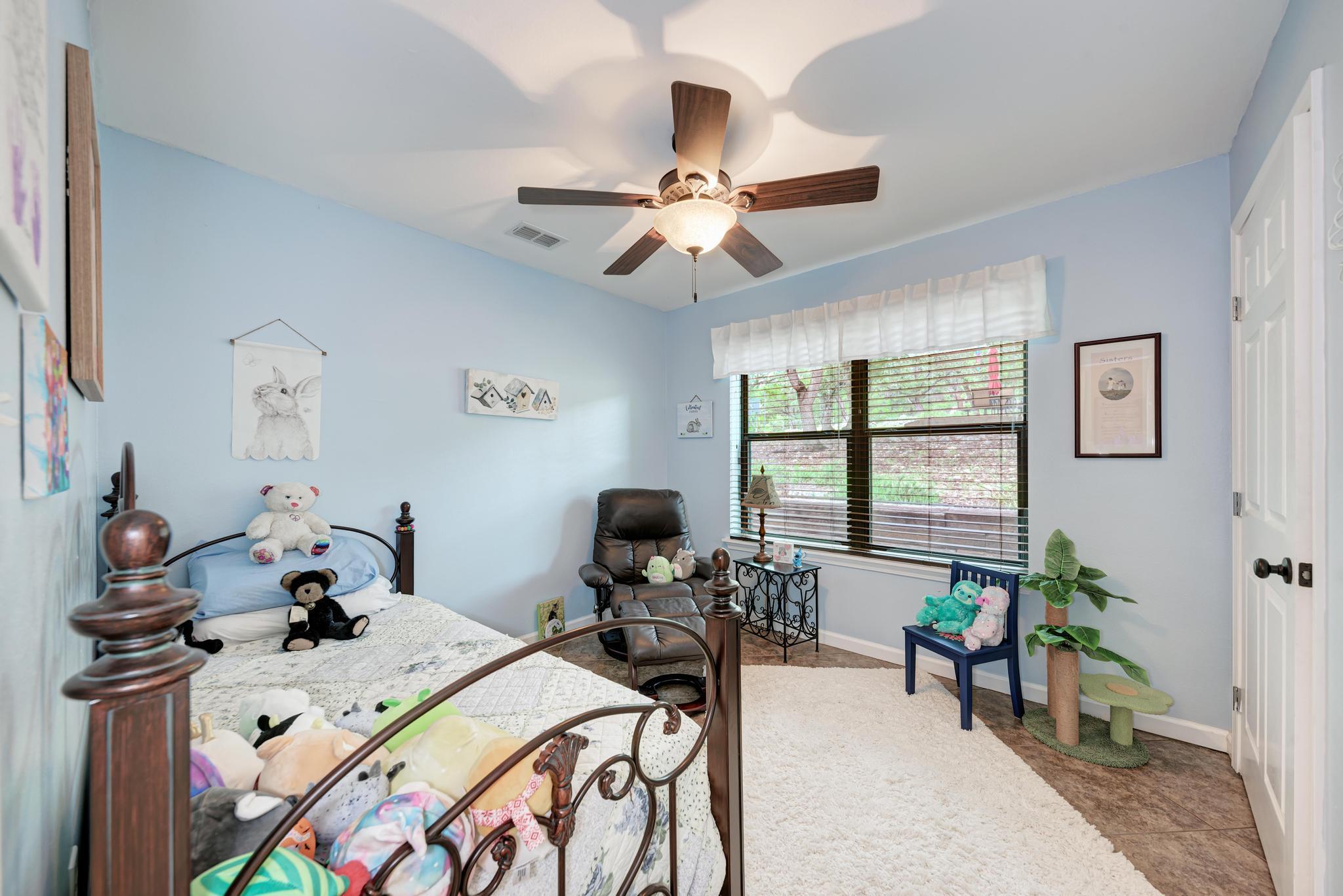 Image 27 of 40 For 5093 Chimney Rock